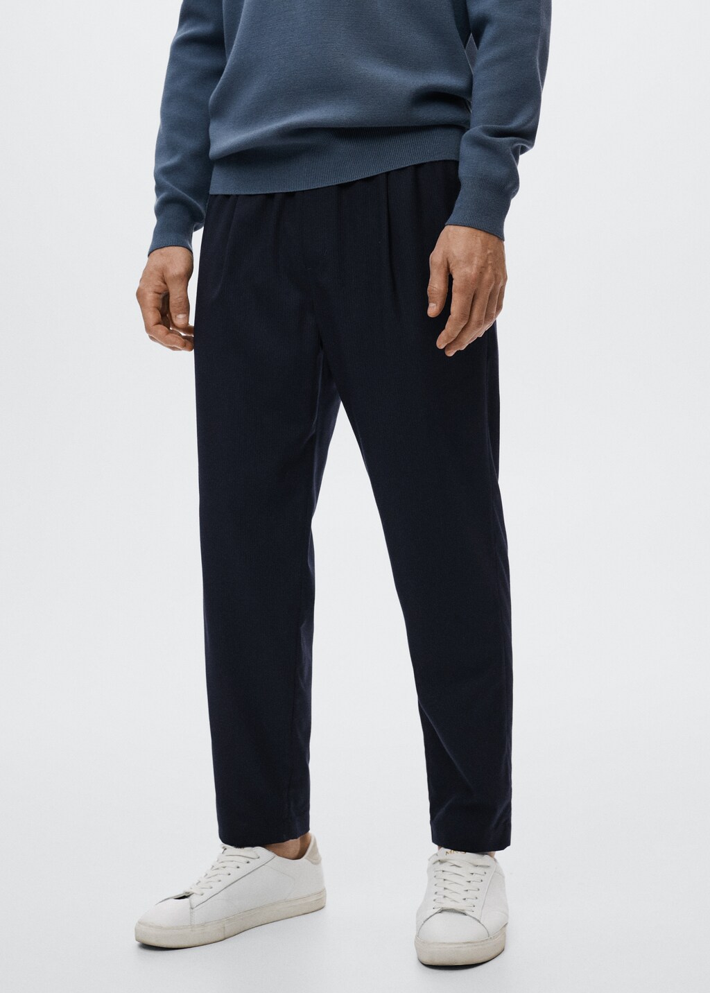 Pantalón jogger mil rayas - Plano medio