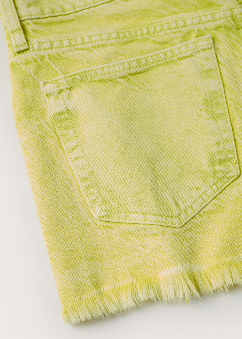 Medium-waist denim shorts - Details of the article 8