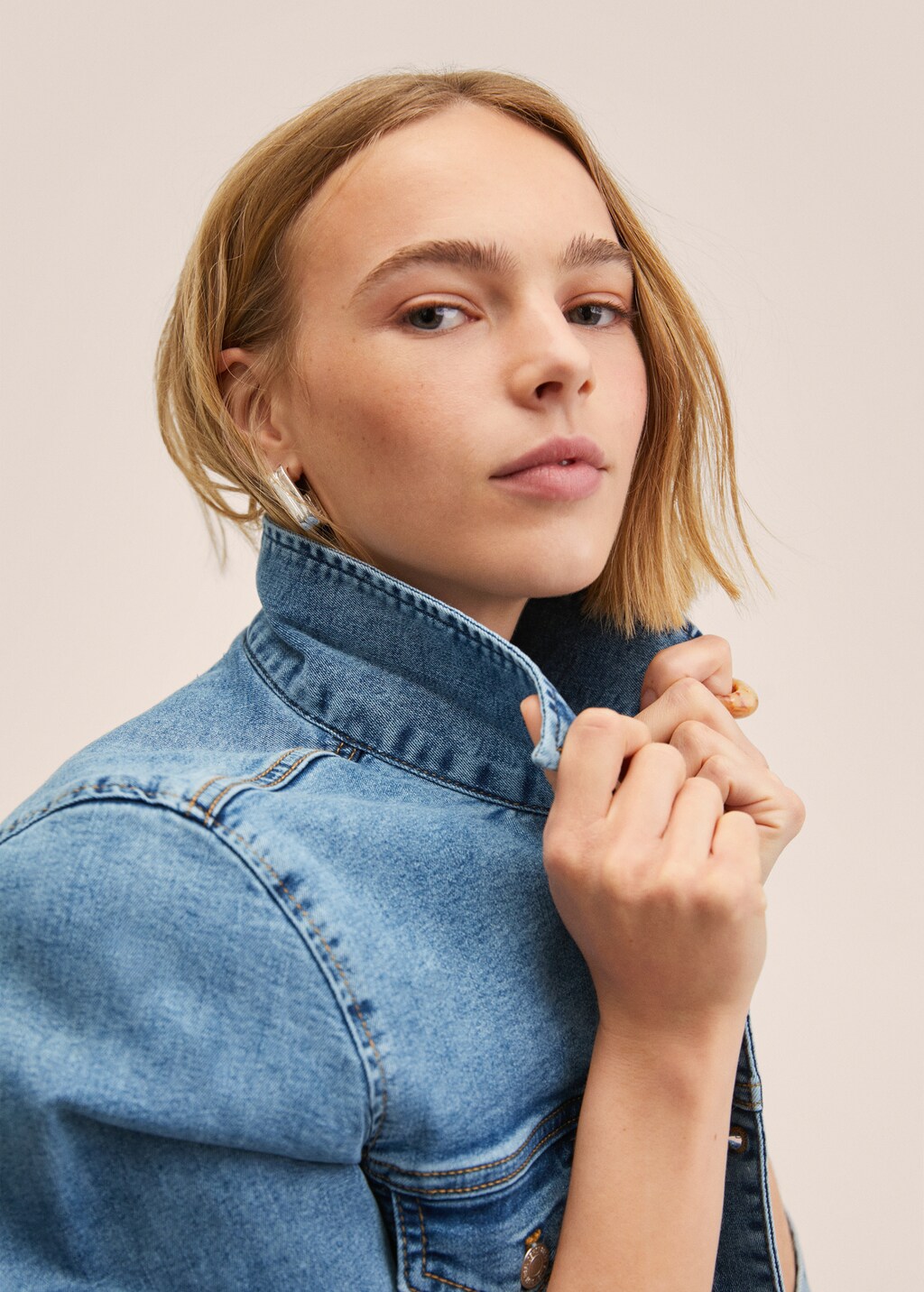 Pocketed denim jacket - Details of the article 1