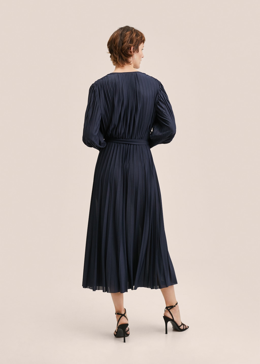 Belt pleated dress - Reverse of the article