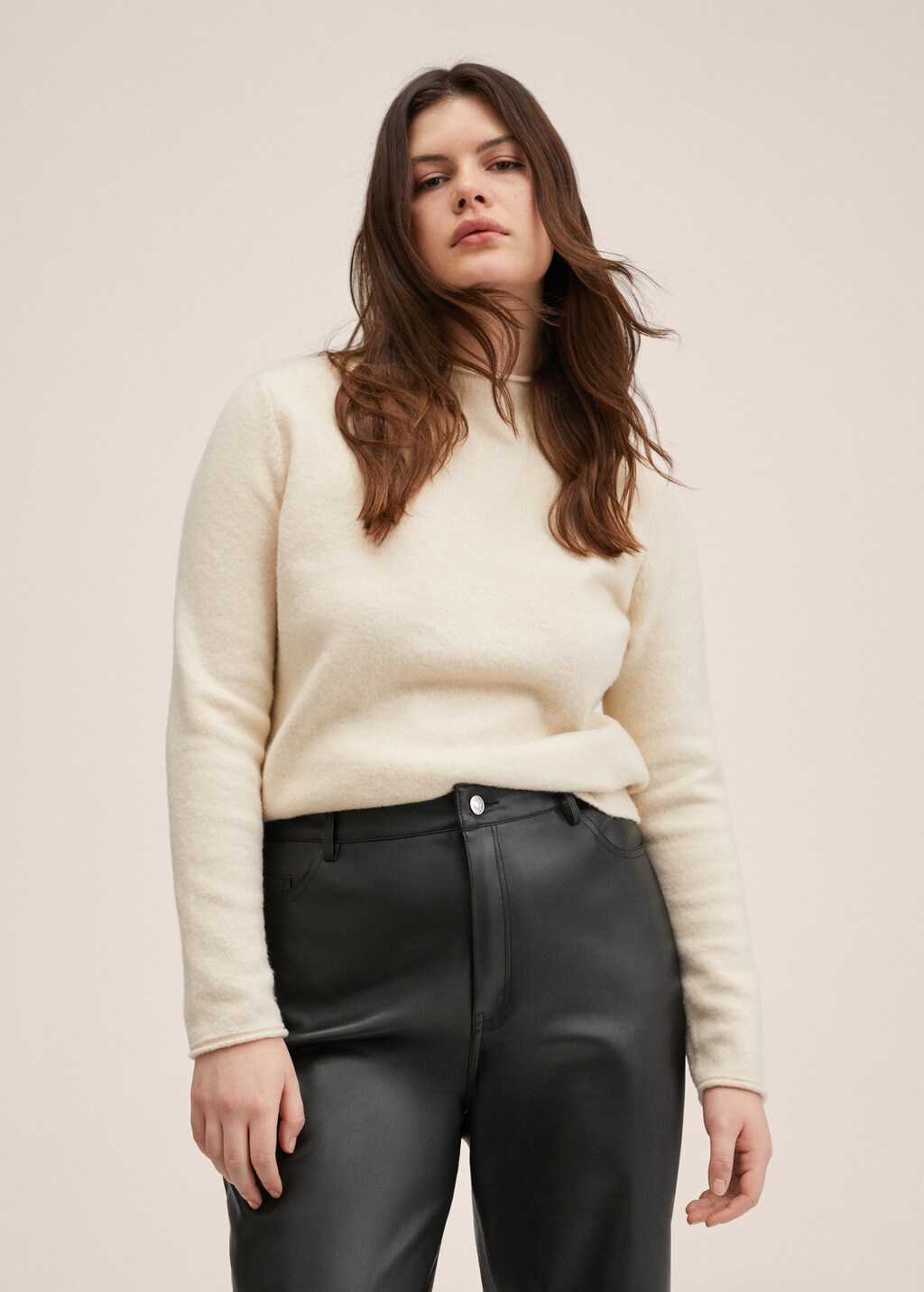 Leather-effect straight trousers - Details of the article 4