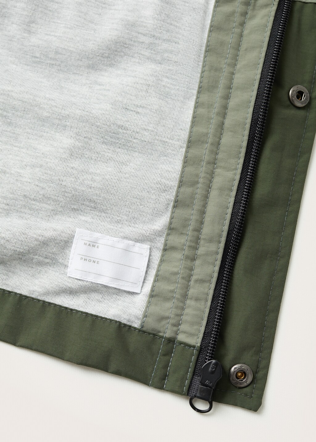 Zweifarbiger Anorak - Detail des Artikels 8