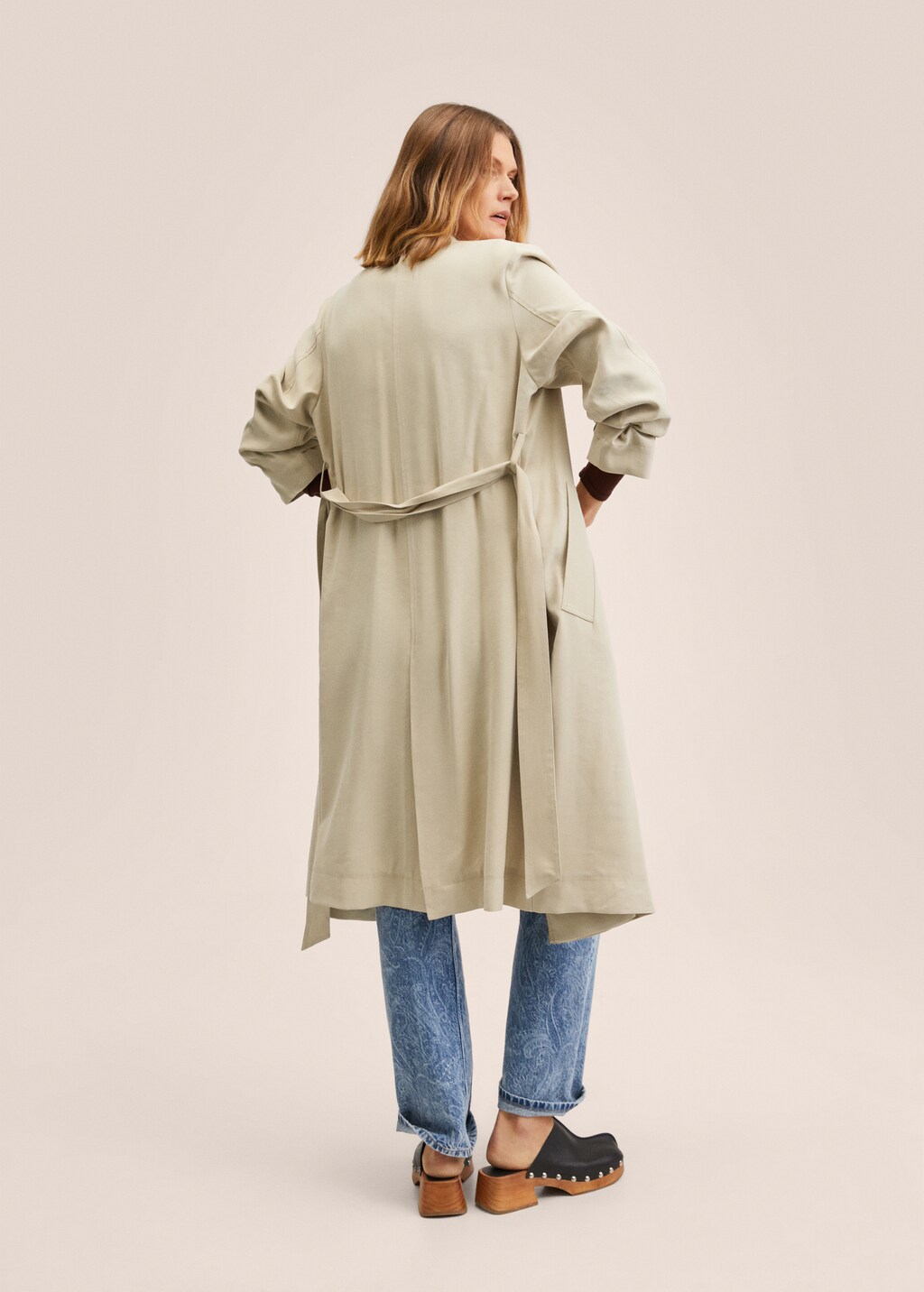 Gabardina oversize fluida - Reverso del artículo