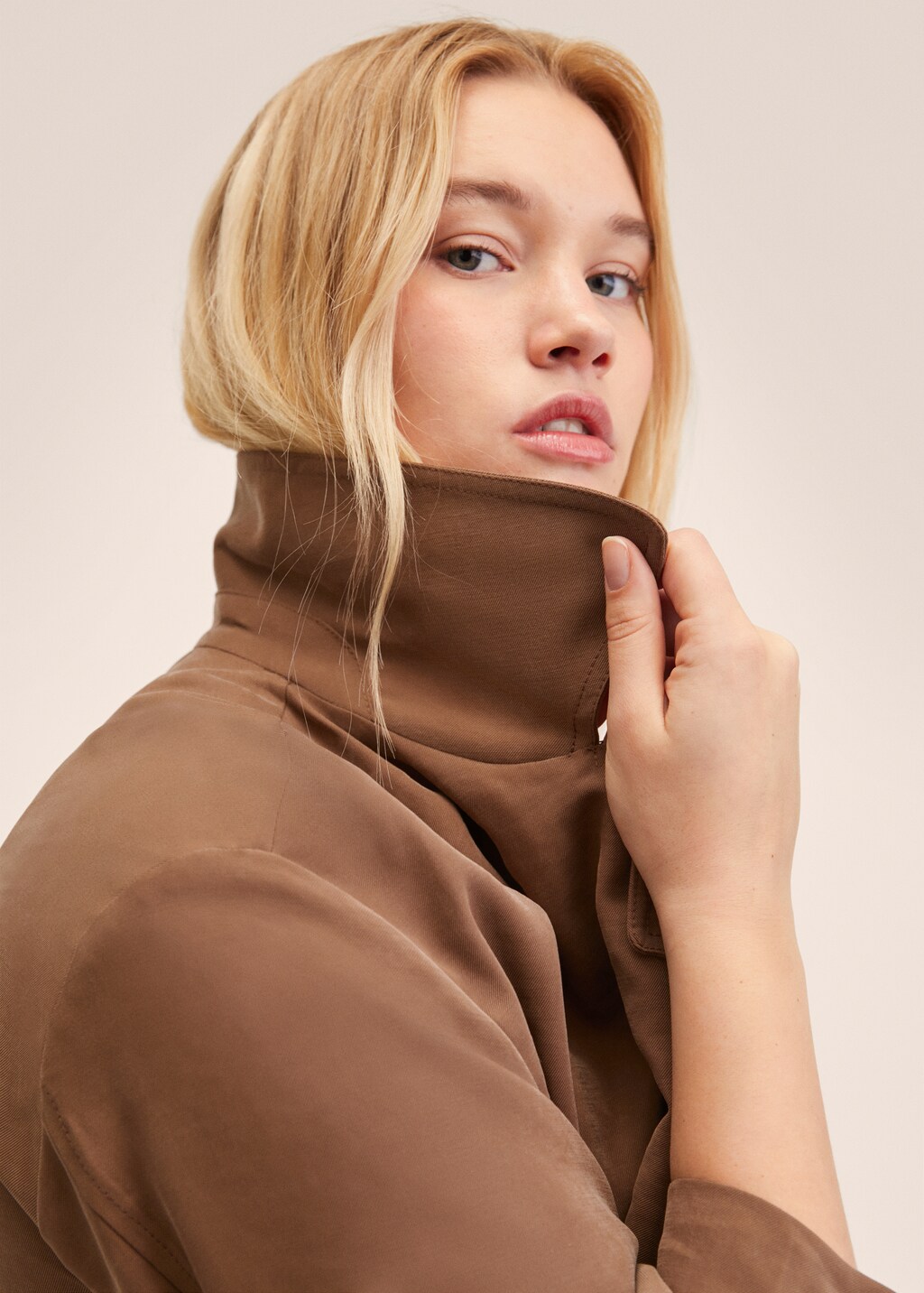 Soepelvallende oversized trenchcoat - Detail van het artikel 4