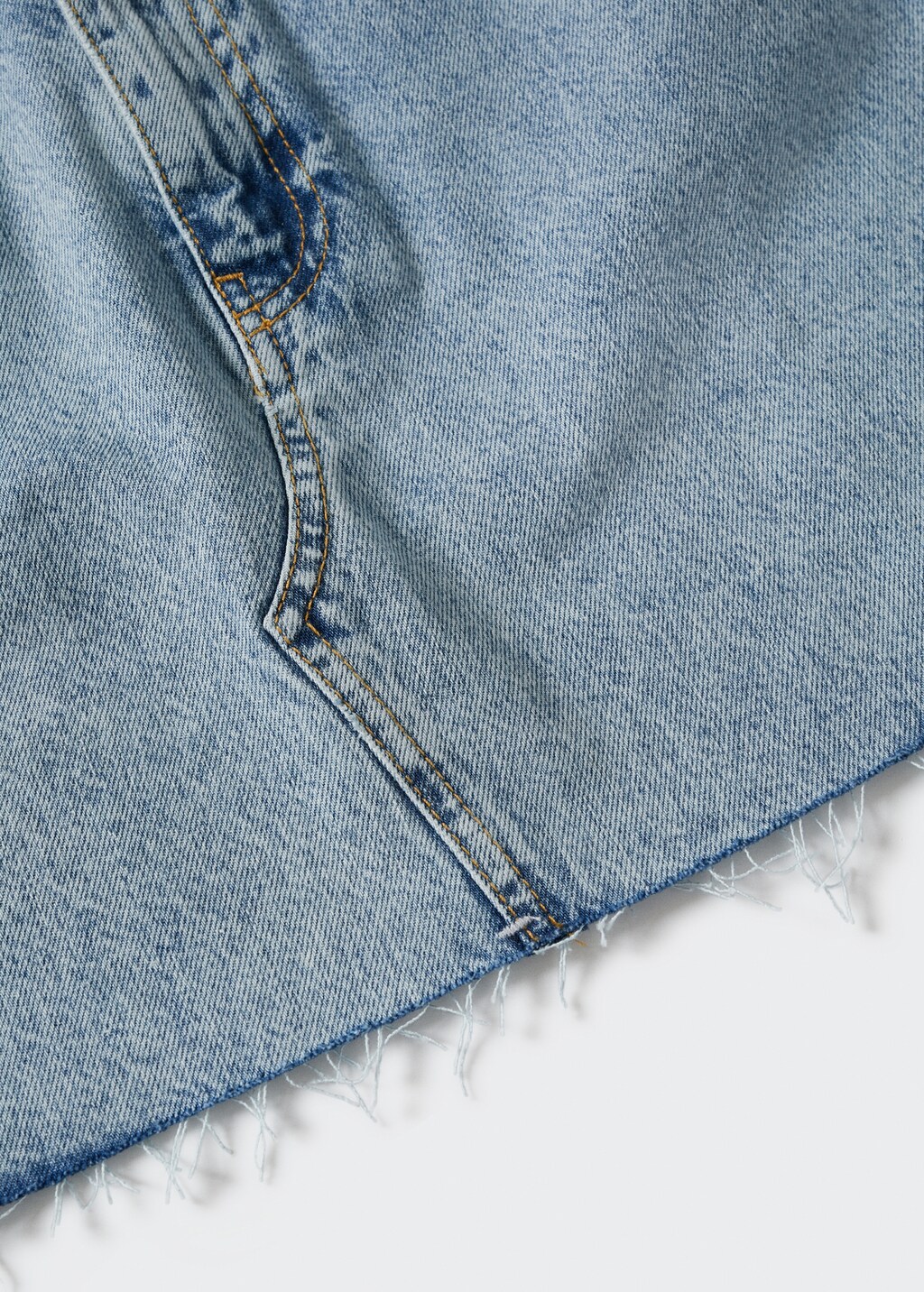 Denim miniskirt with frayed hem - Details of the article 8