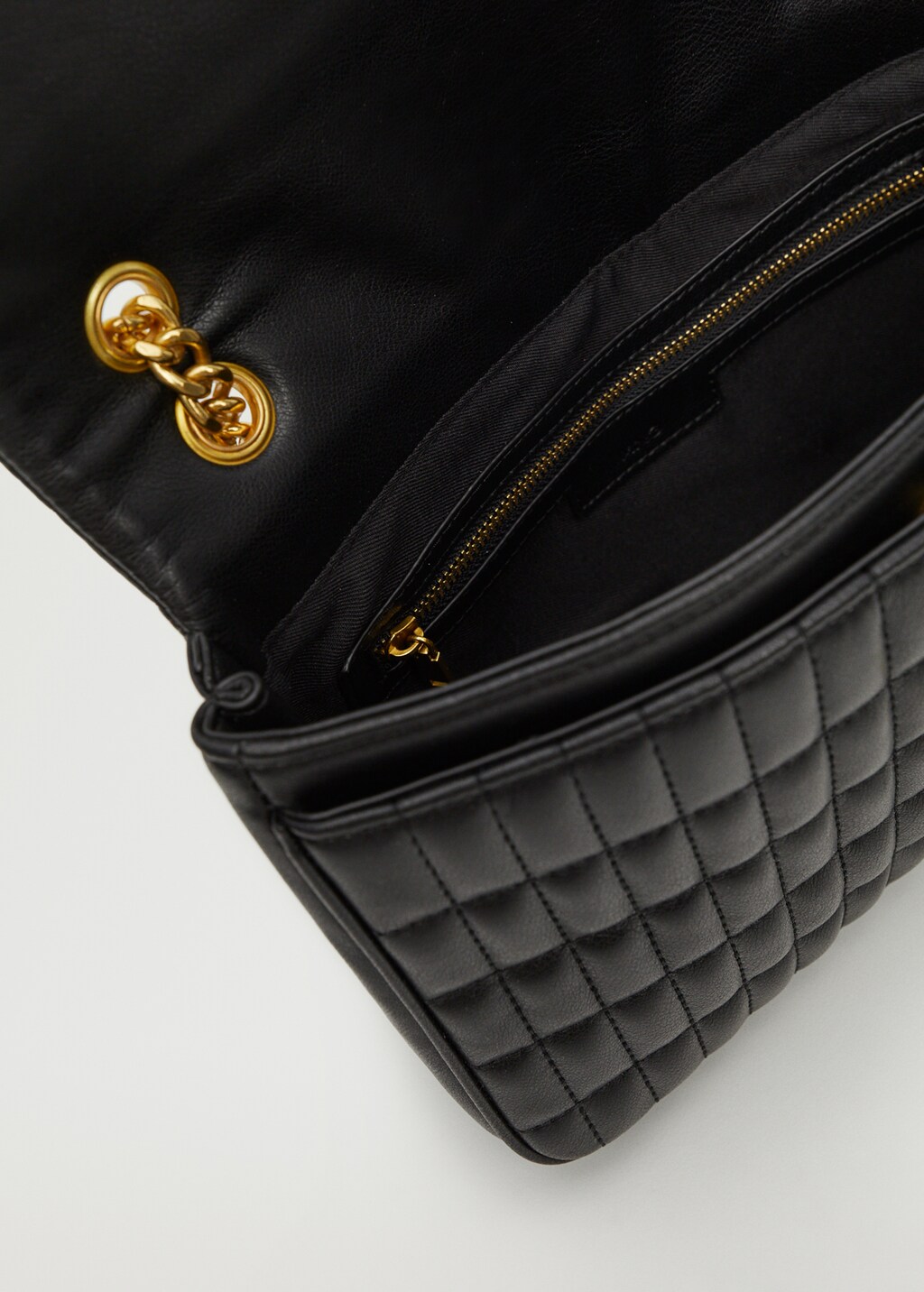 Quilted chain bag - Details of the article 2