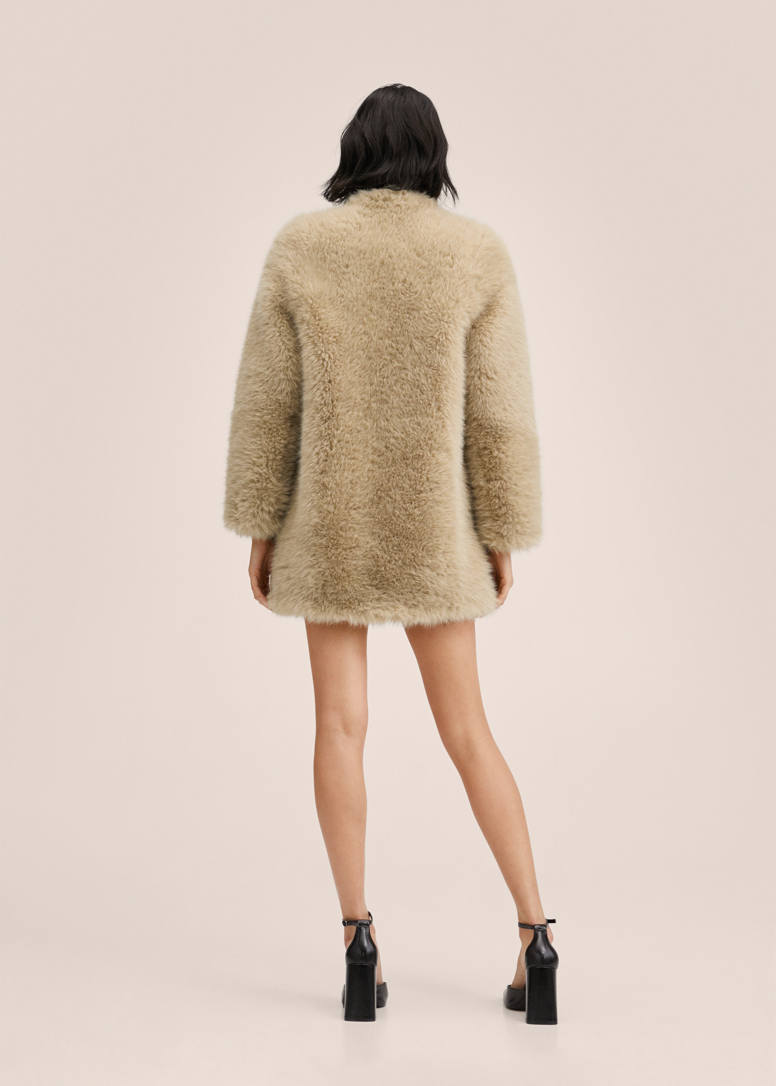 Fur-effect coat - Reverse of the article