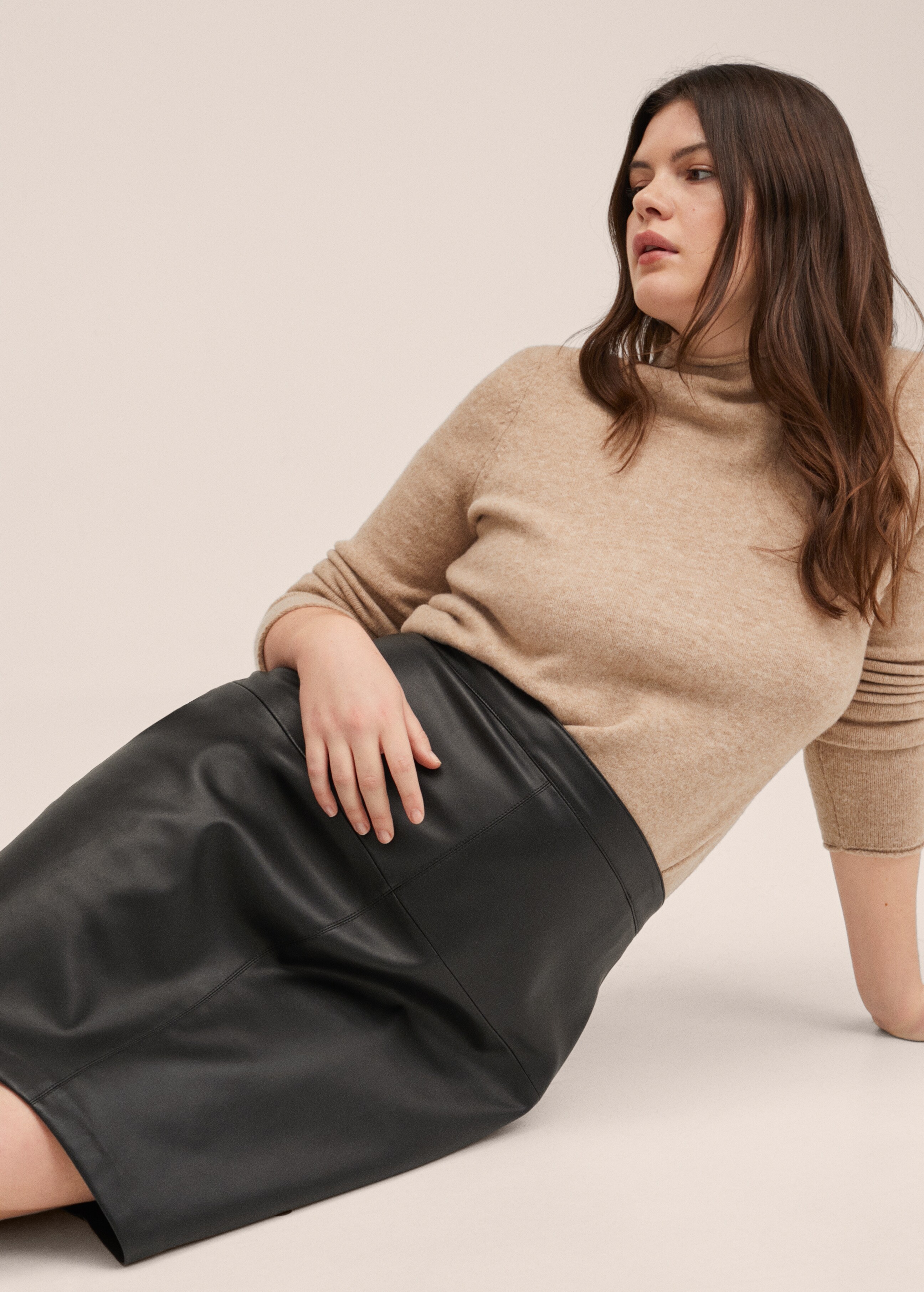 Cut-out faux-leather skirt - Details of the article 5