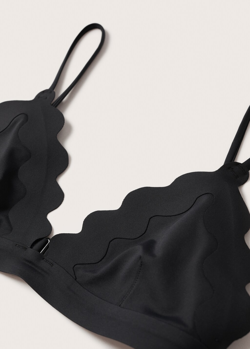 Scalloped bikini top - Details of the article 8