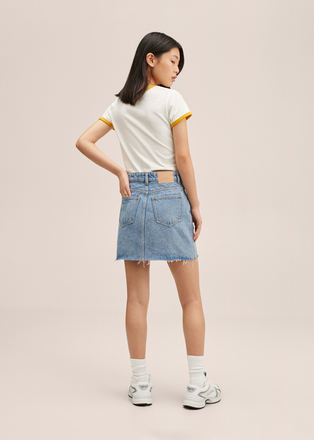 Buttoned denim skirt - Reverse of the article