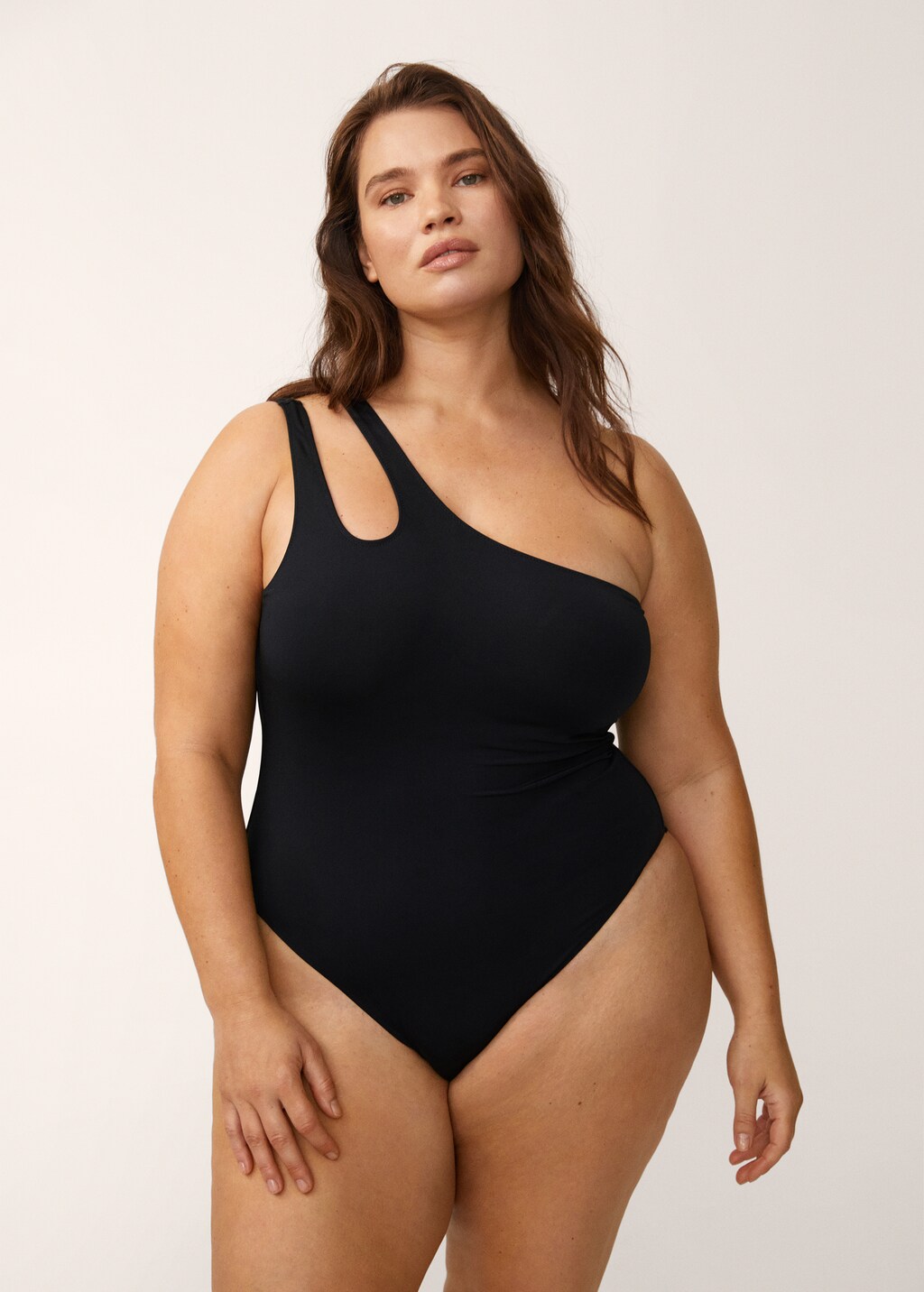 Asymmetrical swimsuit with wide straps - Medium plane