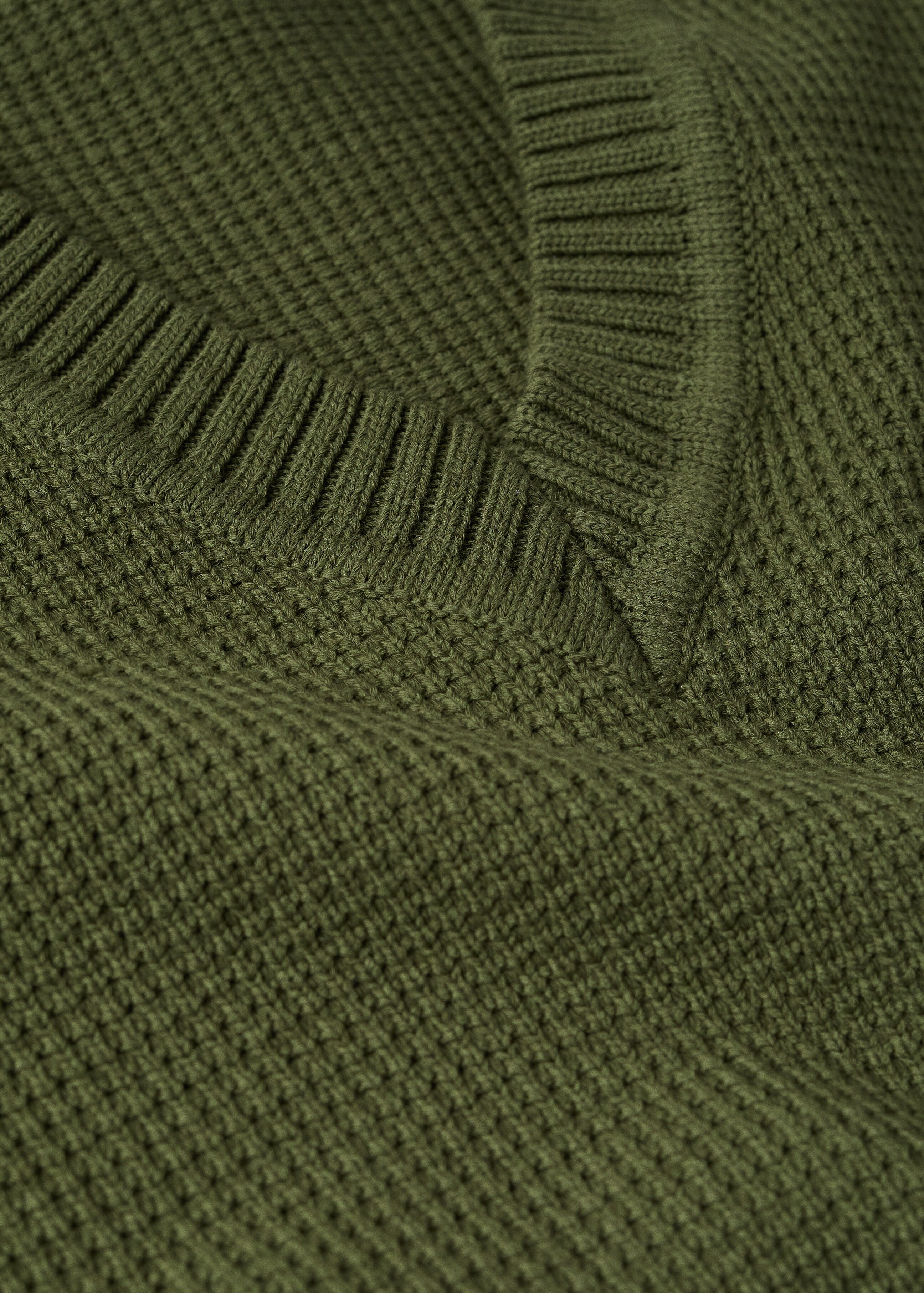 Structured knitted gilet - Details of the article 8