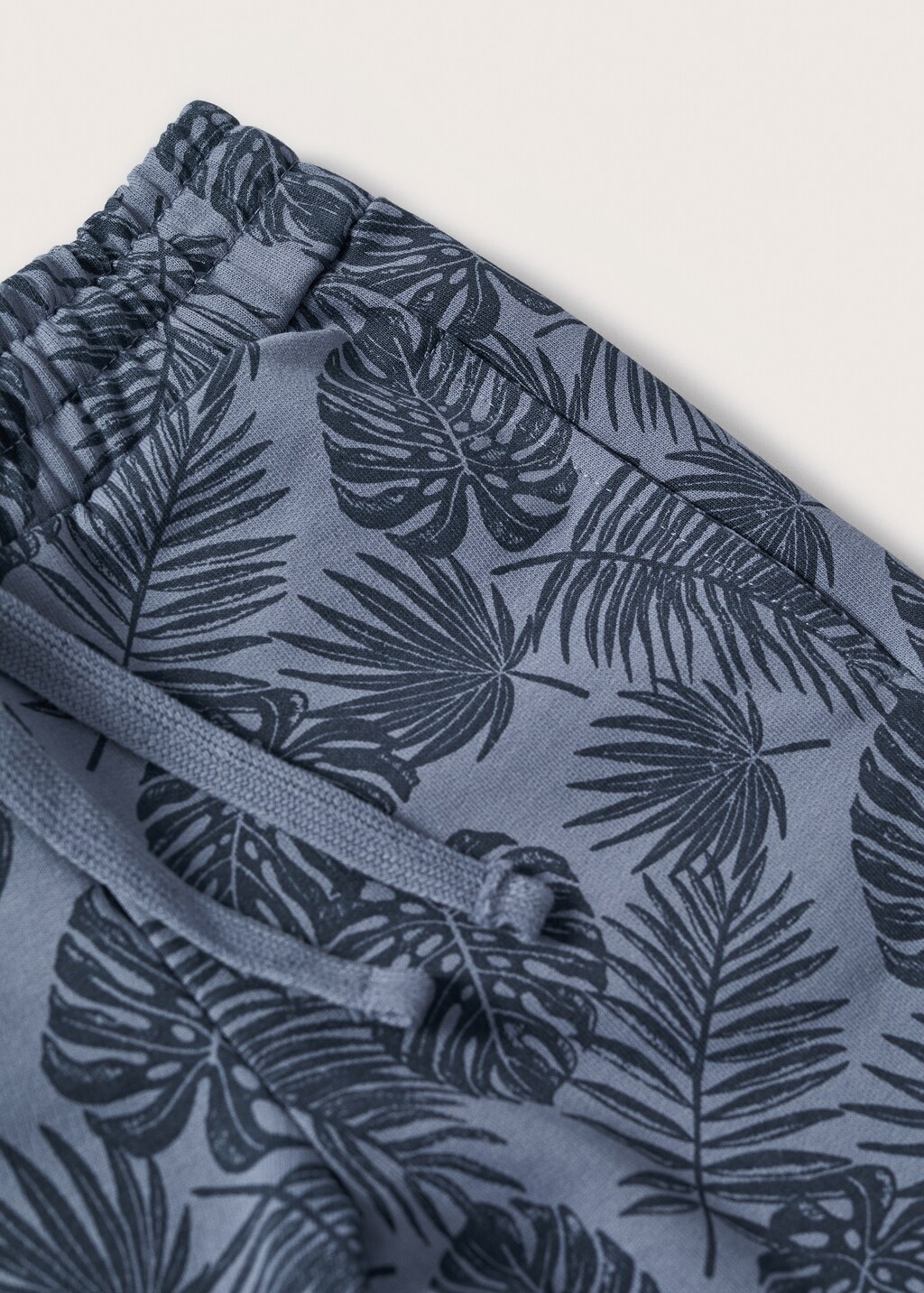 Tropical-print Bermuda shorts - Details of the article 8