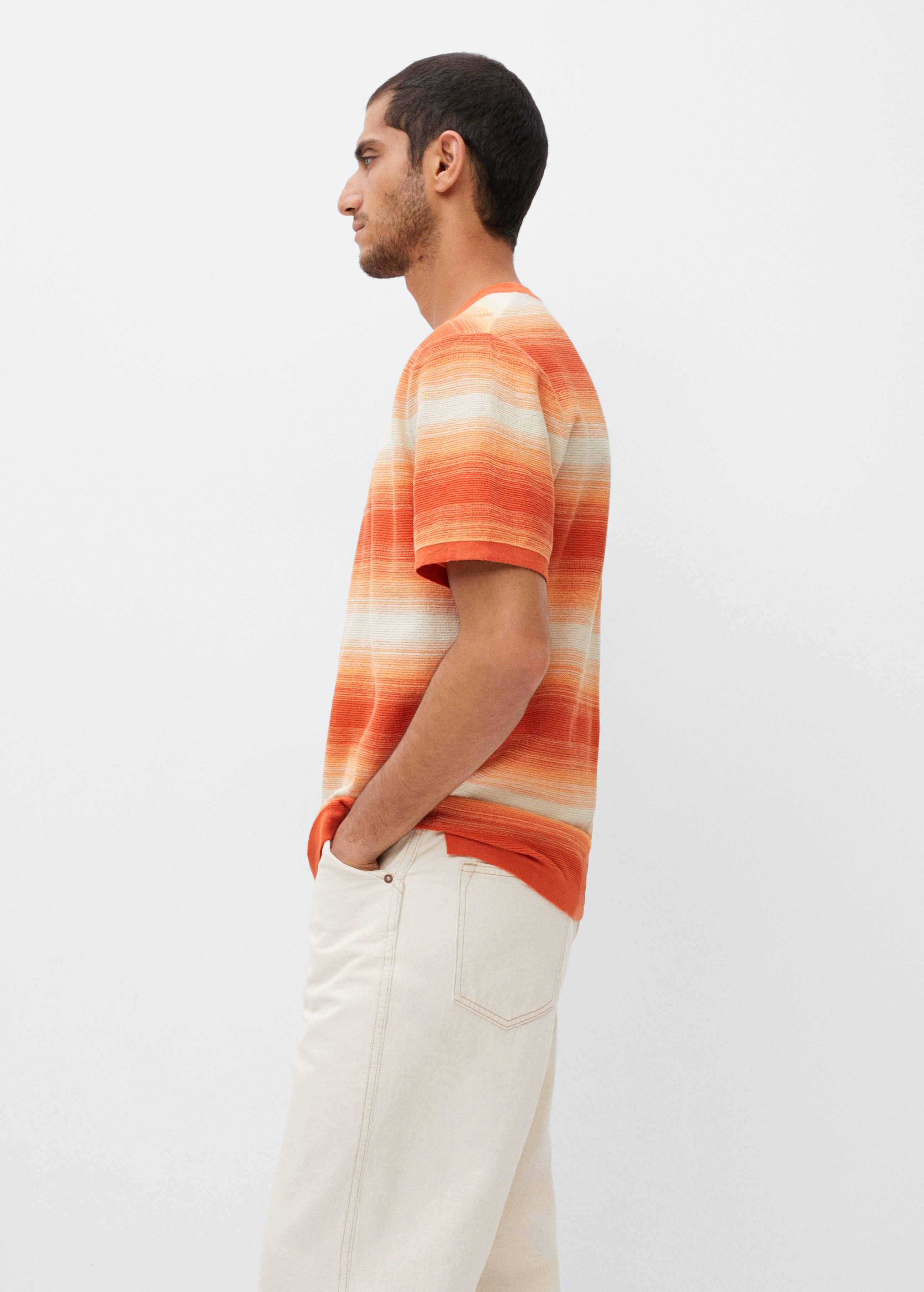 Gradient knitted t-shirt - Details of the article 2