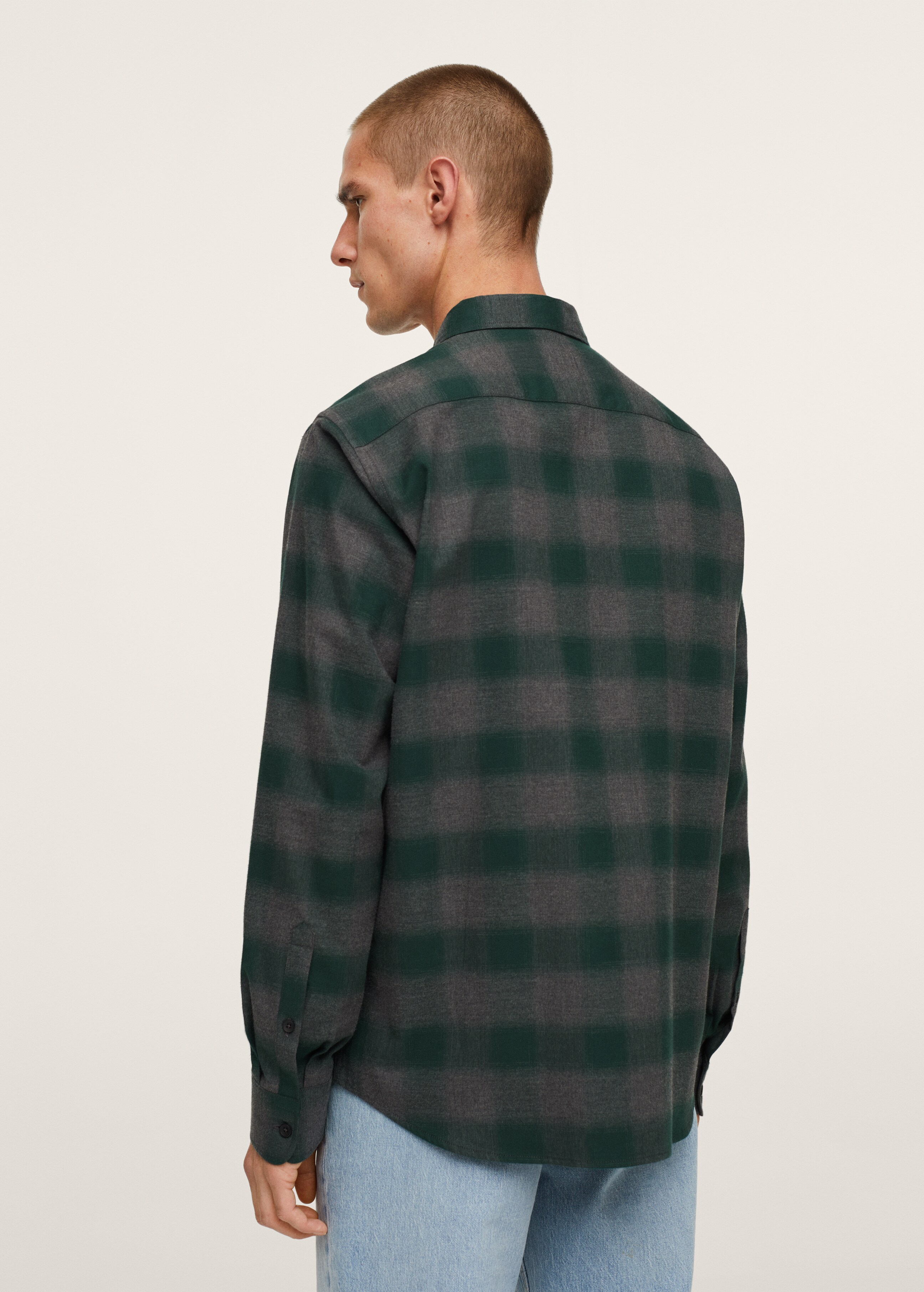 Checked flannel shirt - Reverse of the article