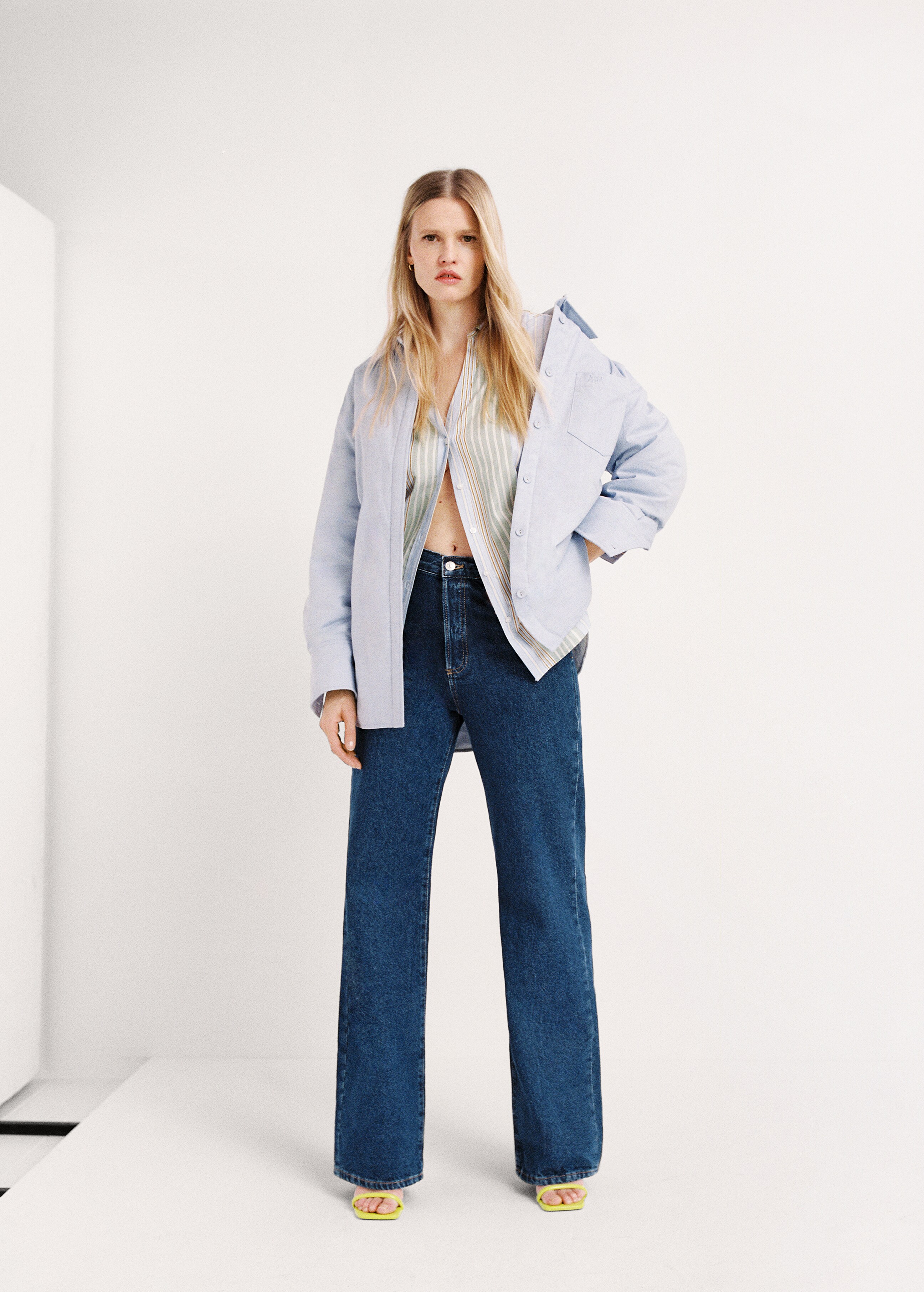 Mid-rise straight-leg jeans - Details of the article 6