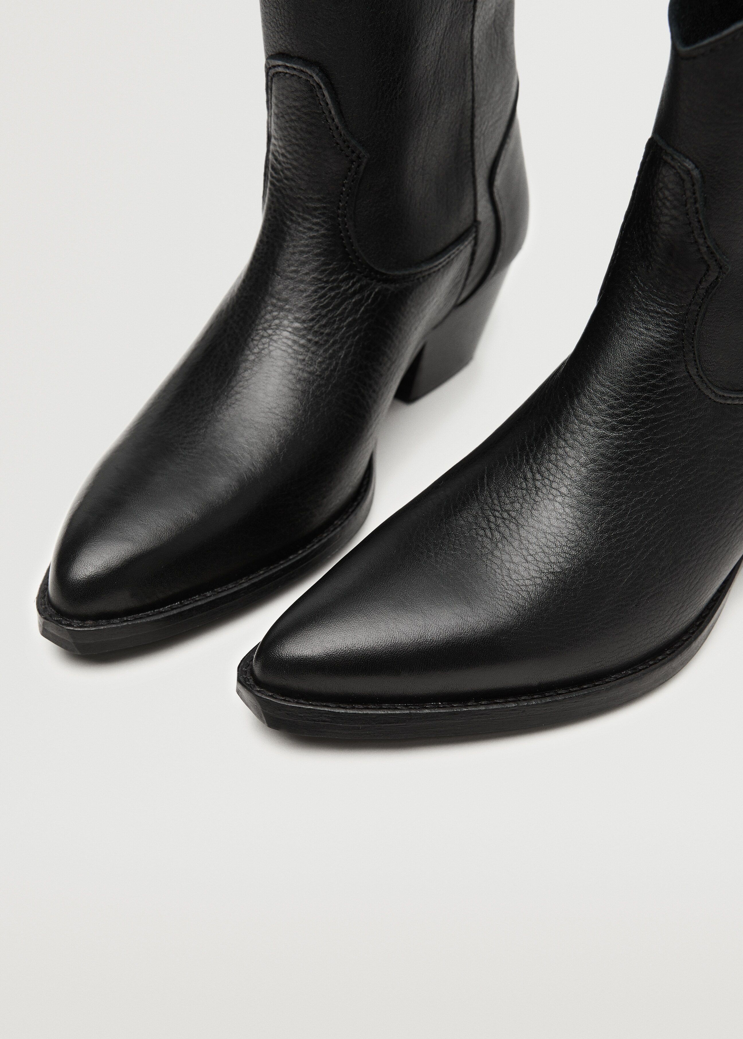 Leather cowboy ankle boots - Details of the article 3
