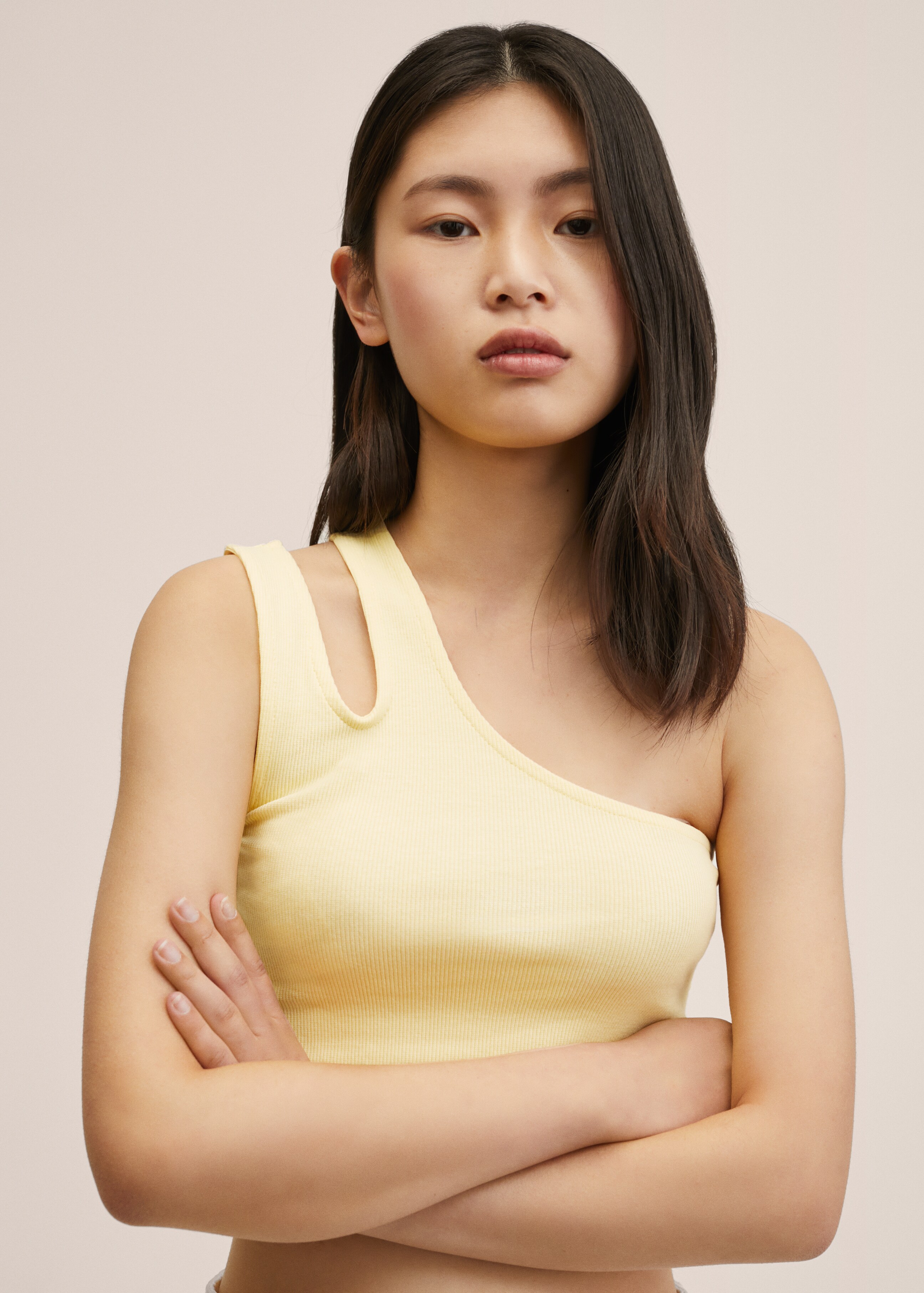 Asymmetrical crop top - Details of the article 1