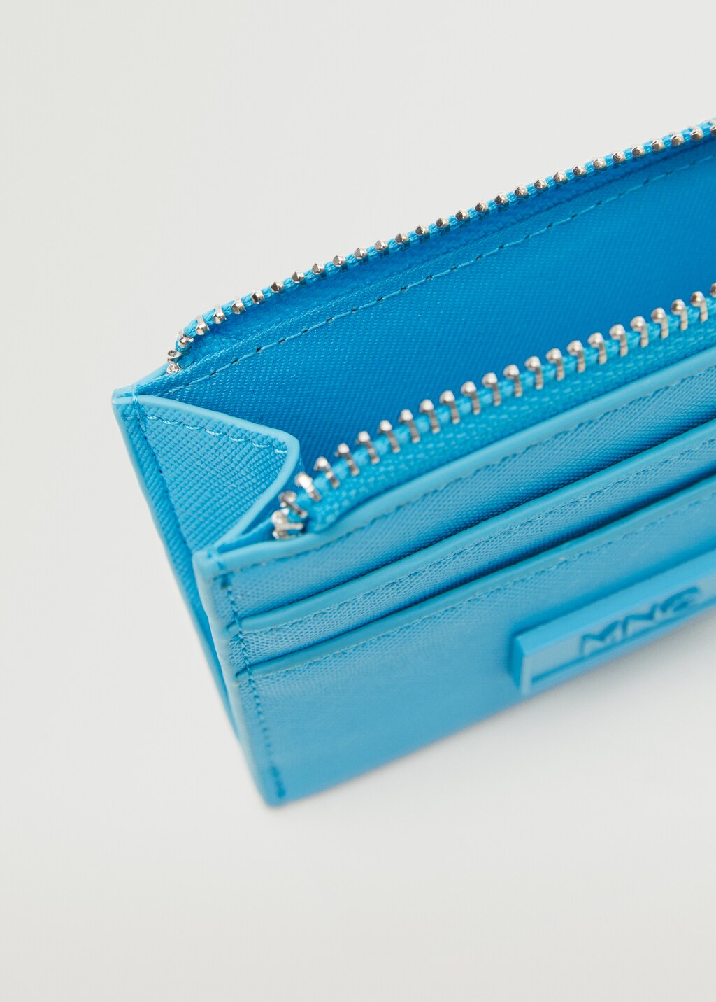 Logo card holder - Details of the article 2