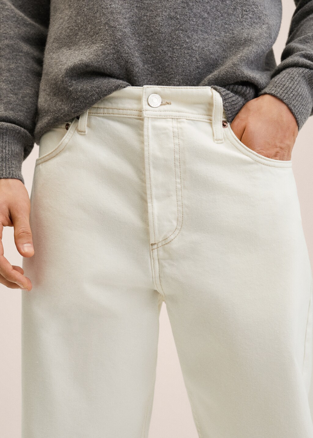 Tapered loose-fit cropped jeans  - Details of the article 1