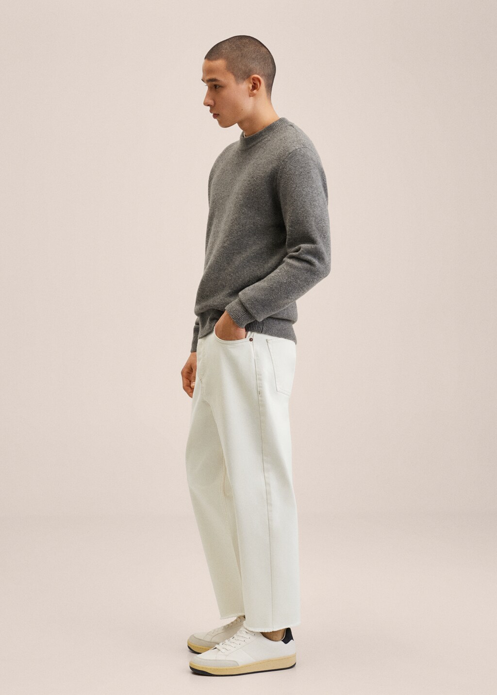 Tapered loose-fit cropped jeans  - Details of the article 2