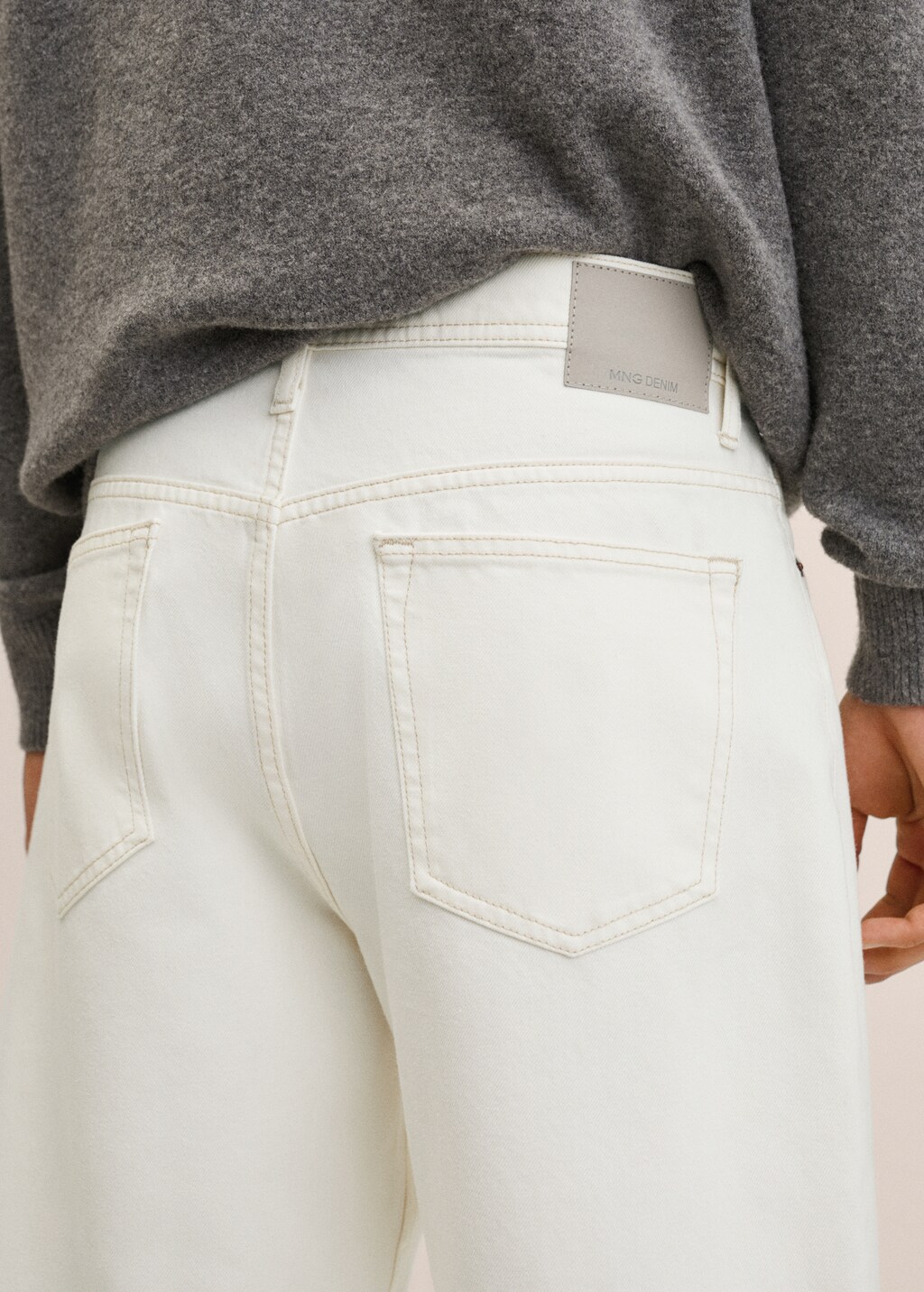 Tapered loose-fit cropped jeans  - Details of the article 3