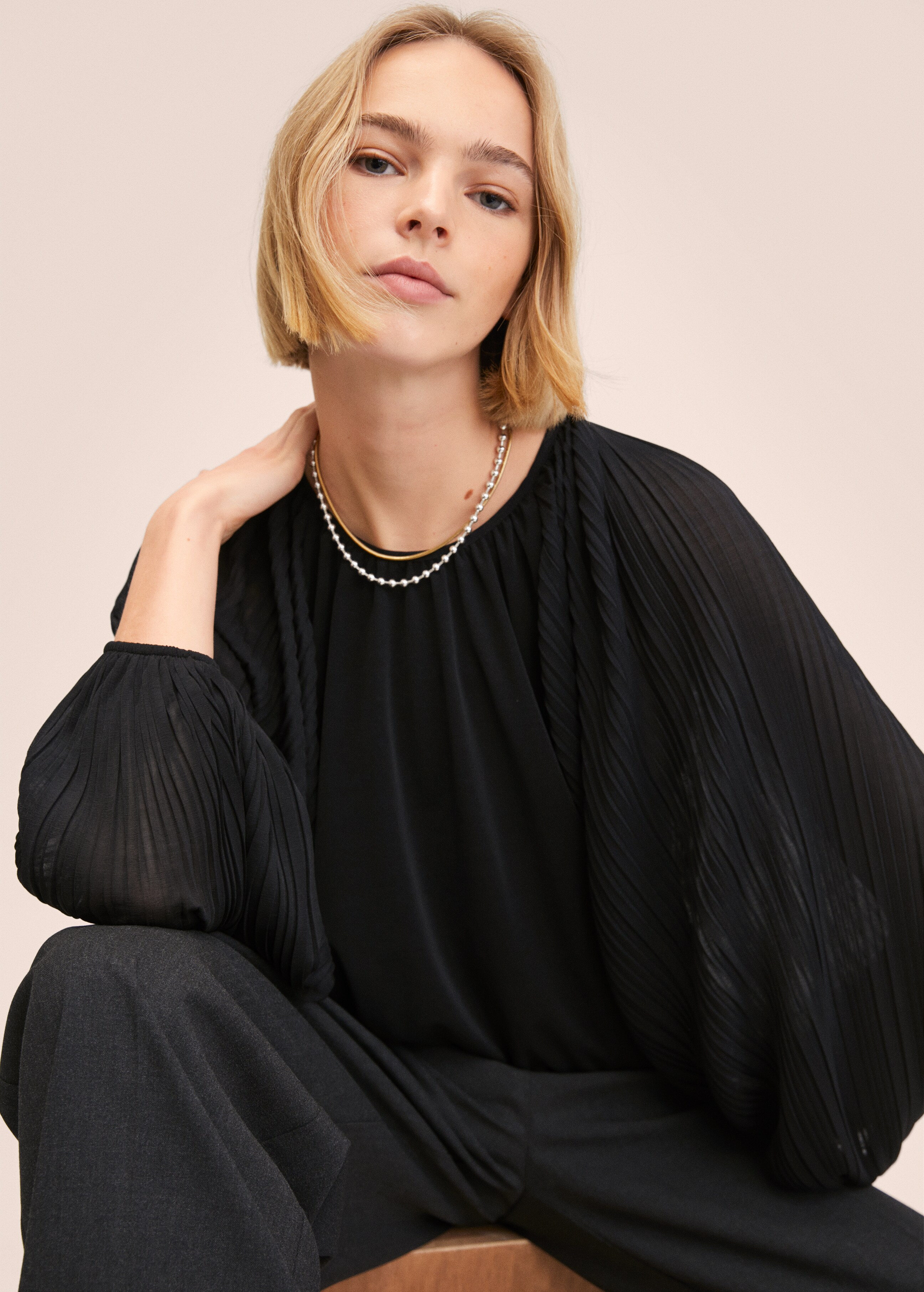 Pleated blouse - Details of the article 6