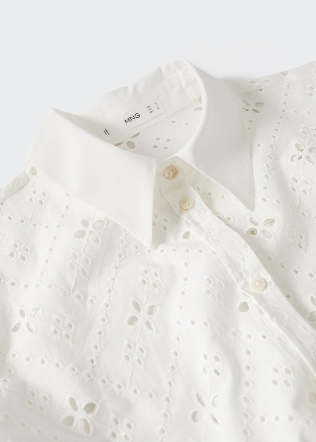 Swiss embroidery shirt - Details of the article 8