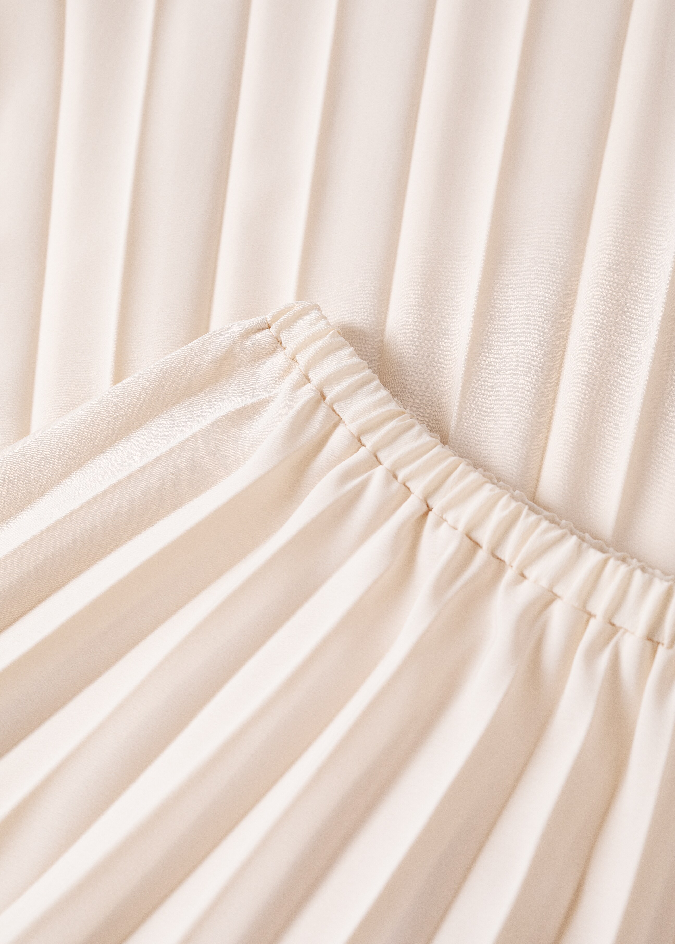 Pleated long skirt - Details of the article 8