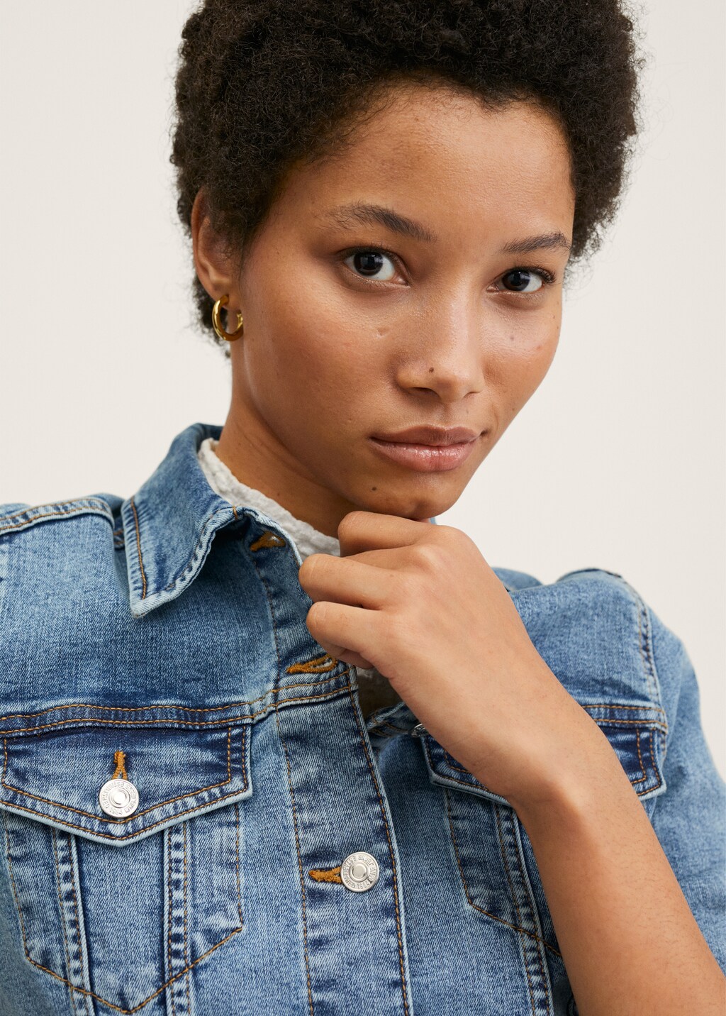 Pocketed denim jacket - Details of the article 1