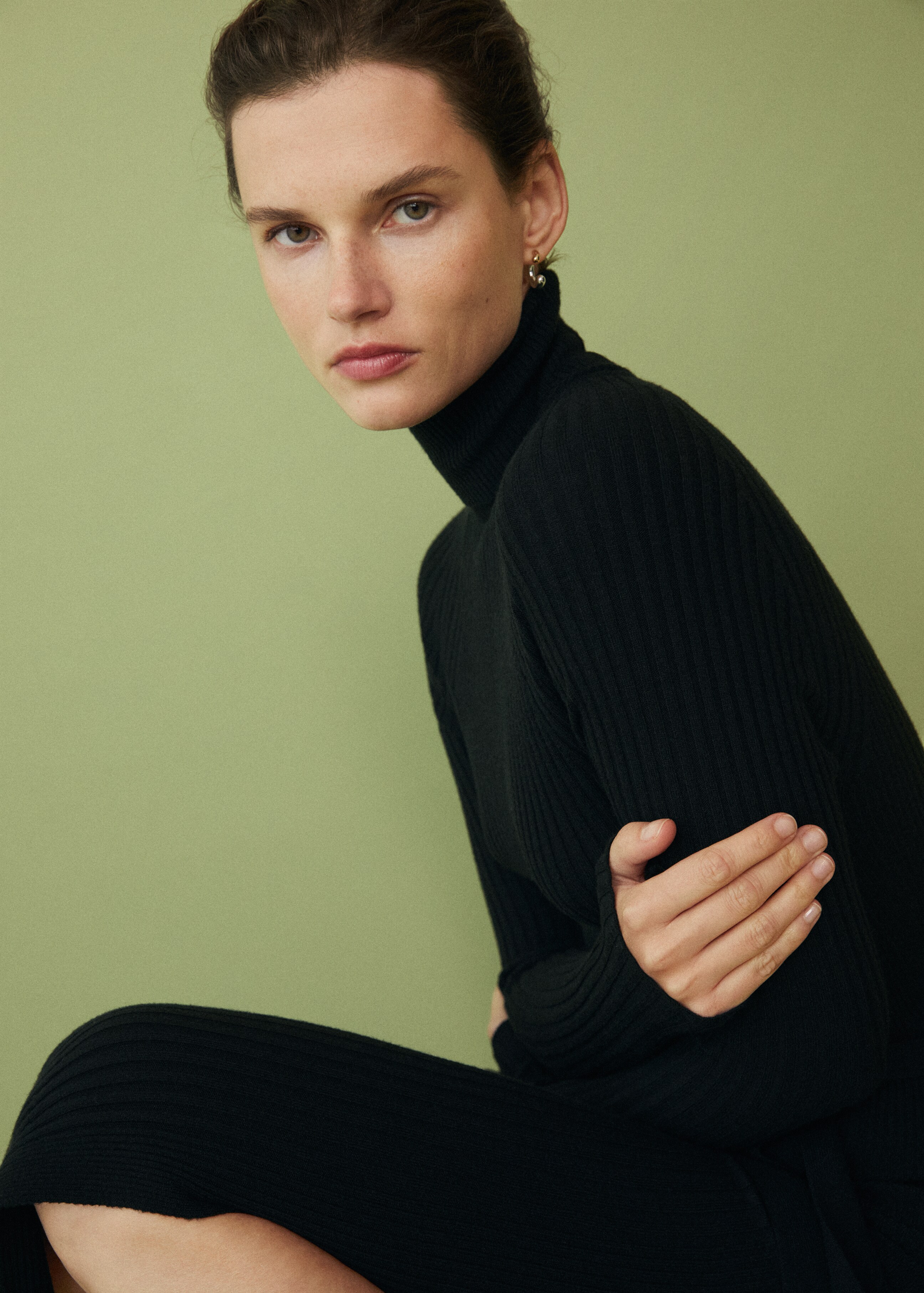 Knitted turtleneck dress - Details of the article 6