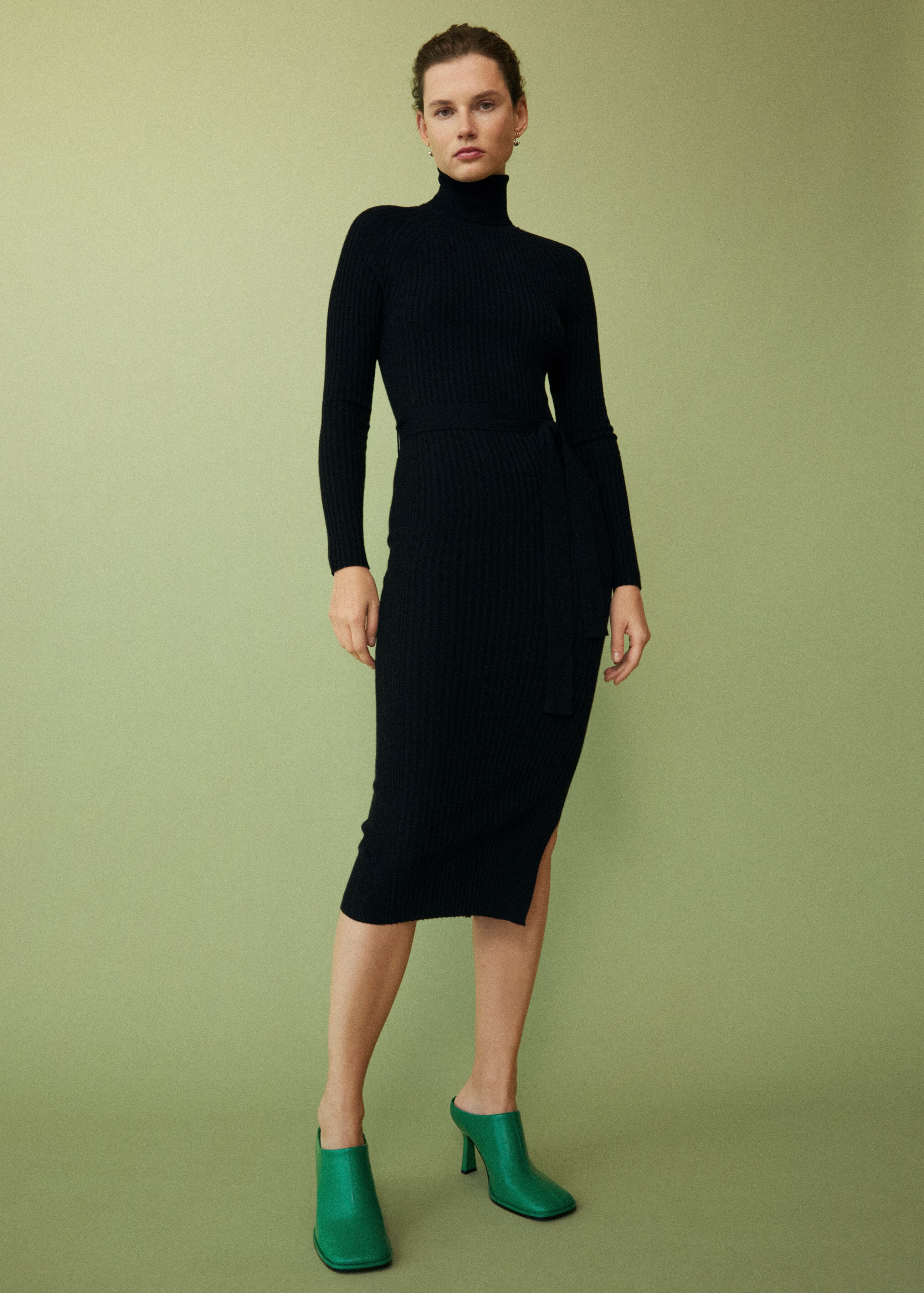 Knitted turtleneck dress - Details of the article 7