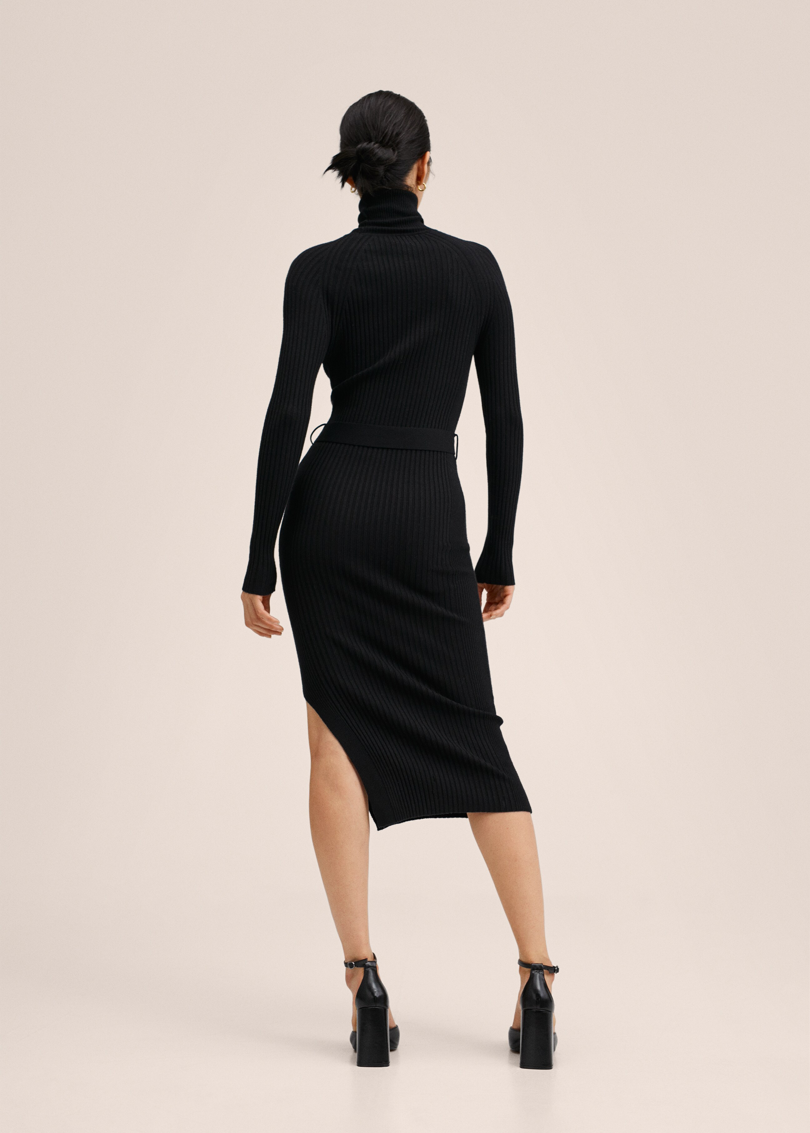 Knitted turtleneck dress - Reverse of the article
