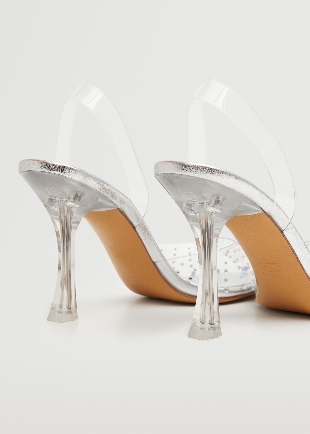 Shiny high-heeled shoes - Details of the article 2