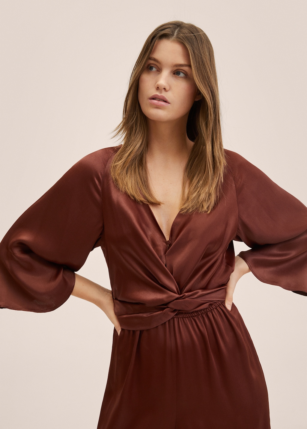 Satin jumpsuit with belt - Medium plane