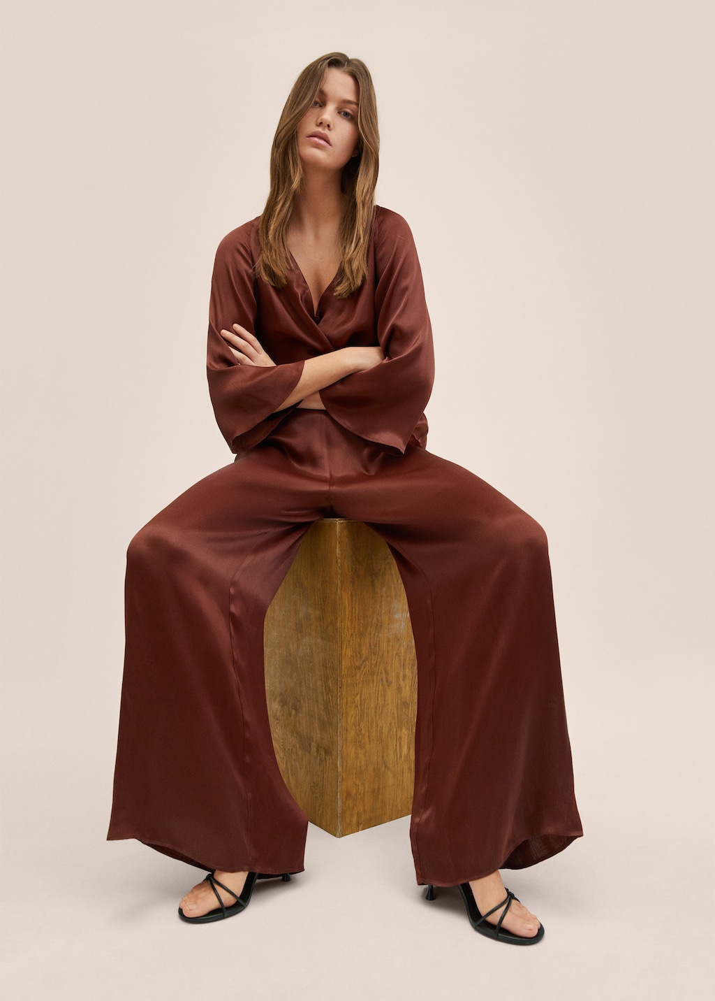 Satin jumpsuit with belt - Details of the article 1