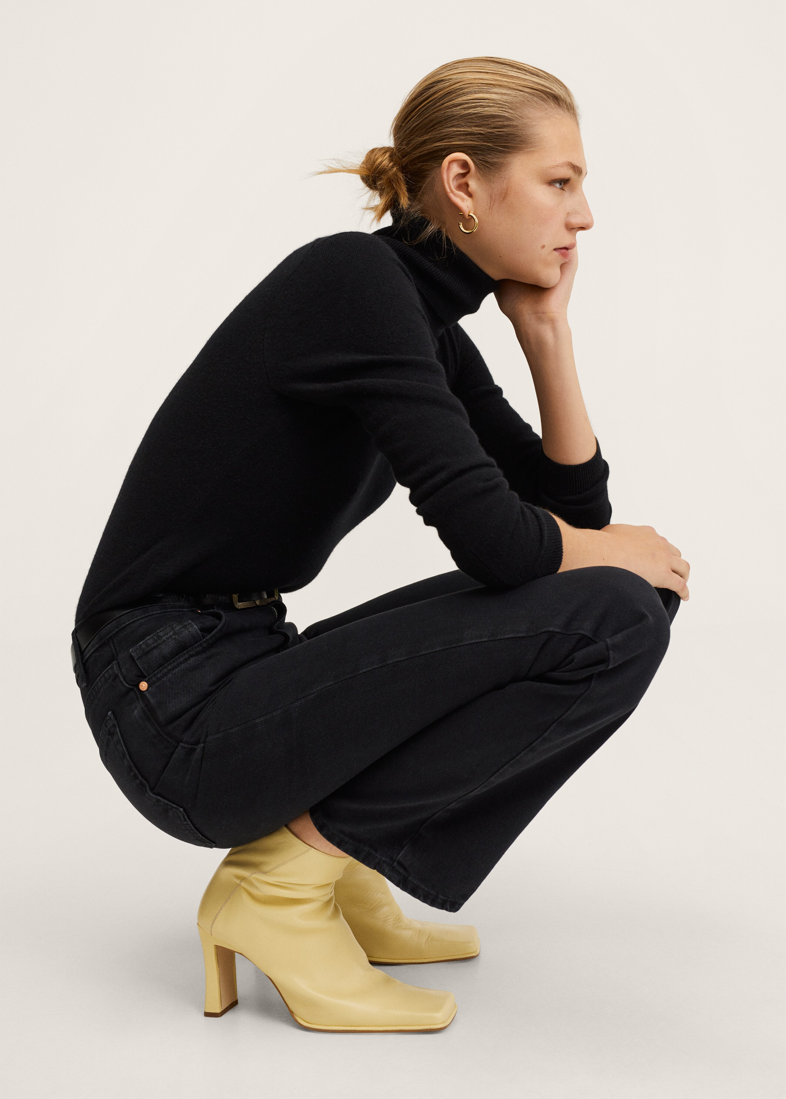 Mid-rise straight-leg jeans - Details of the article 2