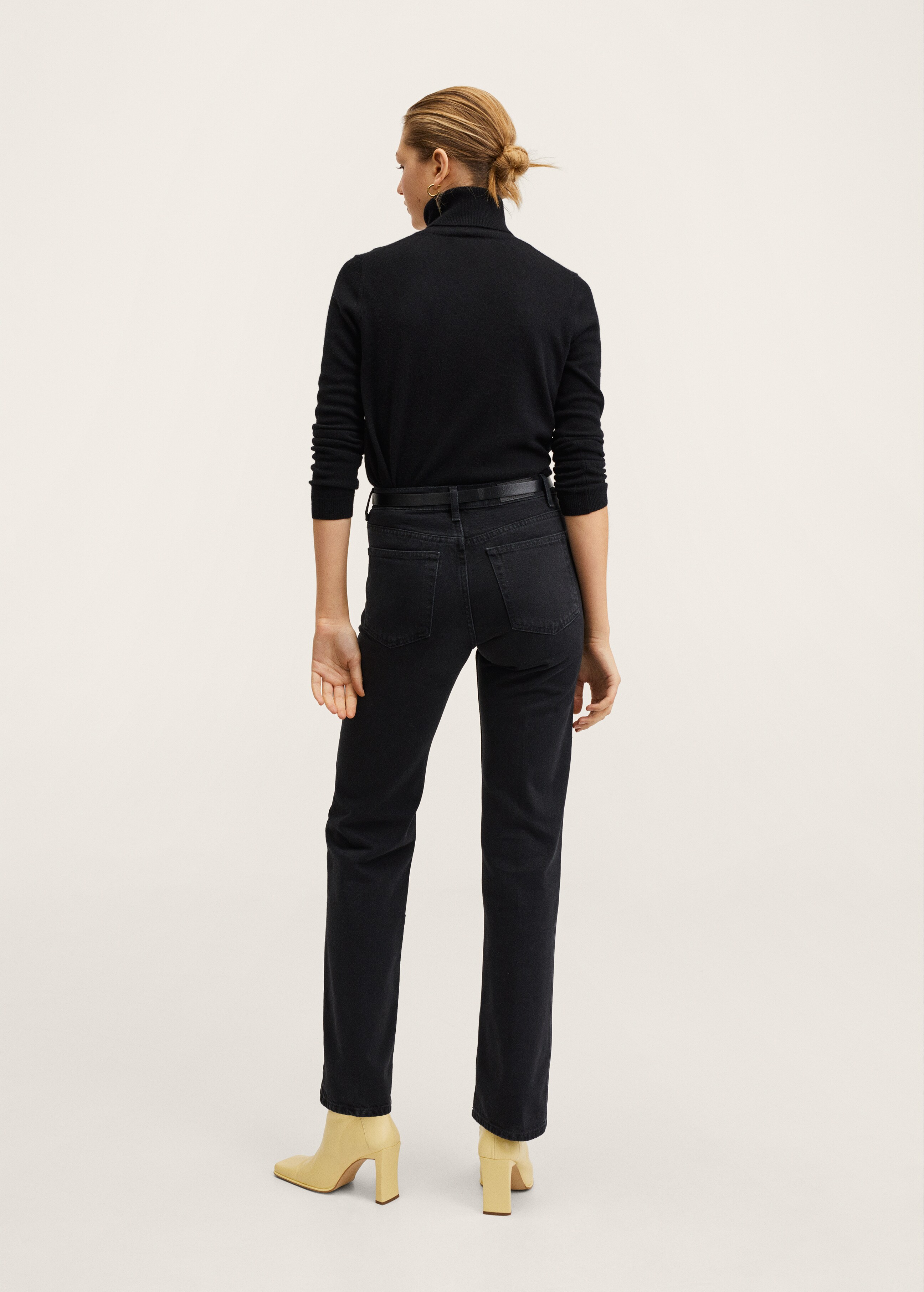 Mid-rise straight-leg jeans - Reverse of the article