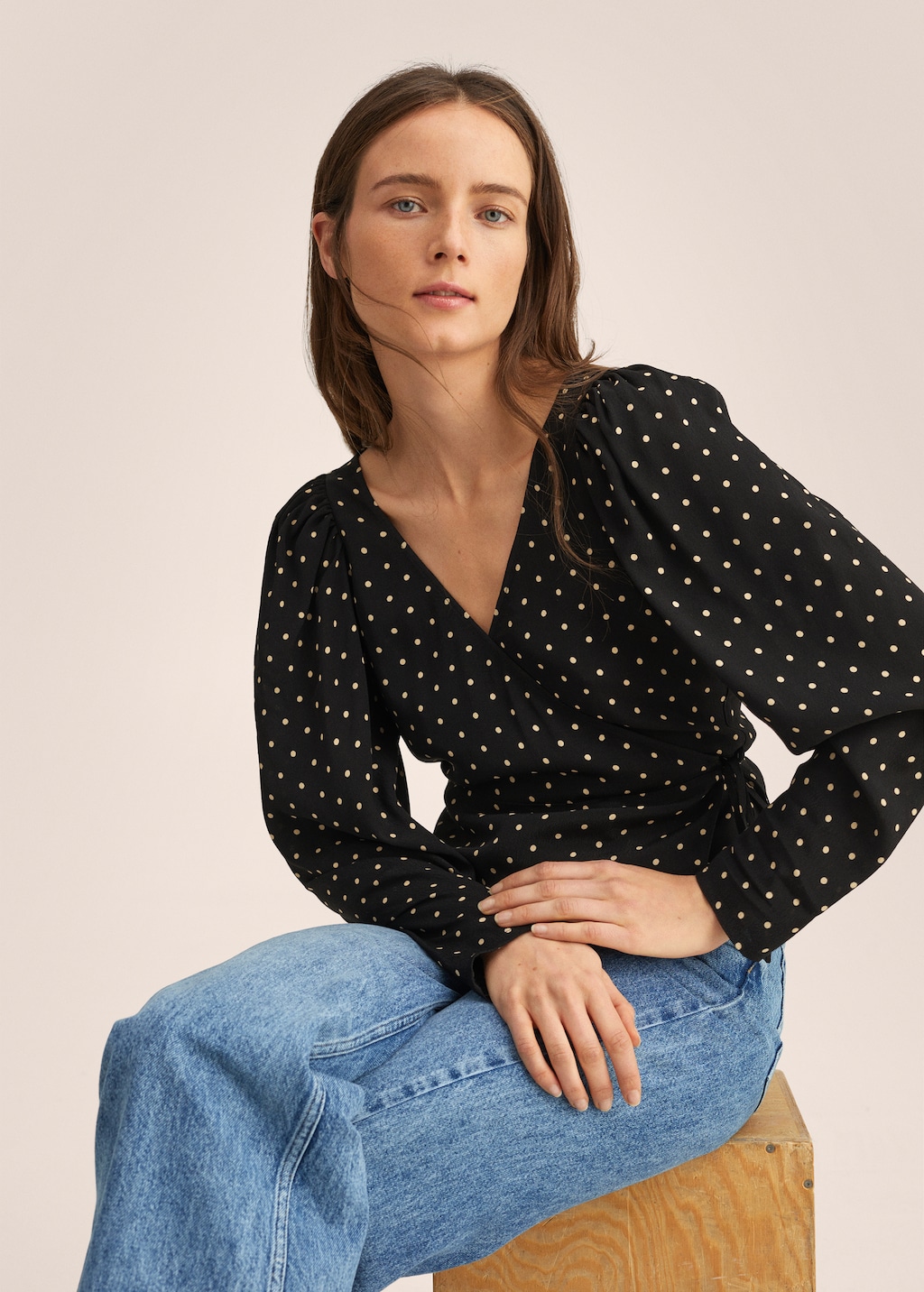 Double-breasted polka-dot blouse - Details of the article 2