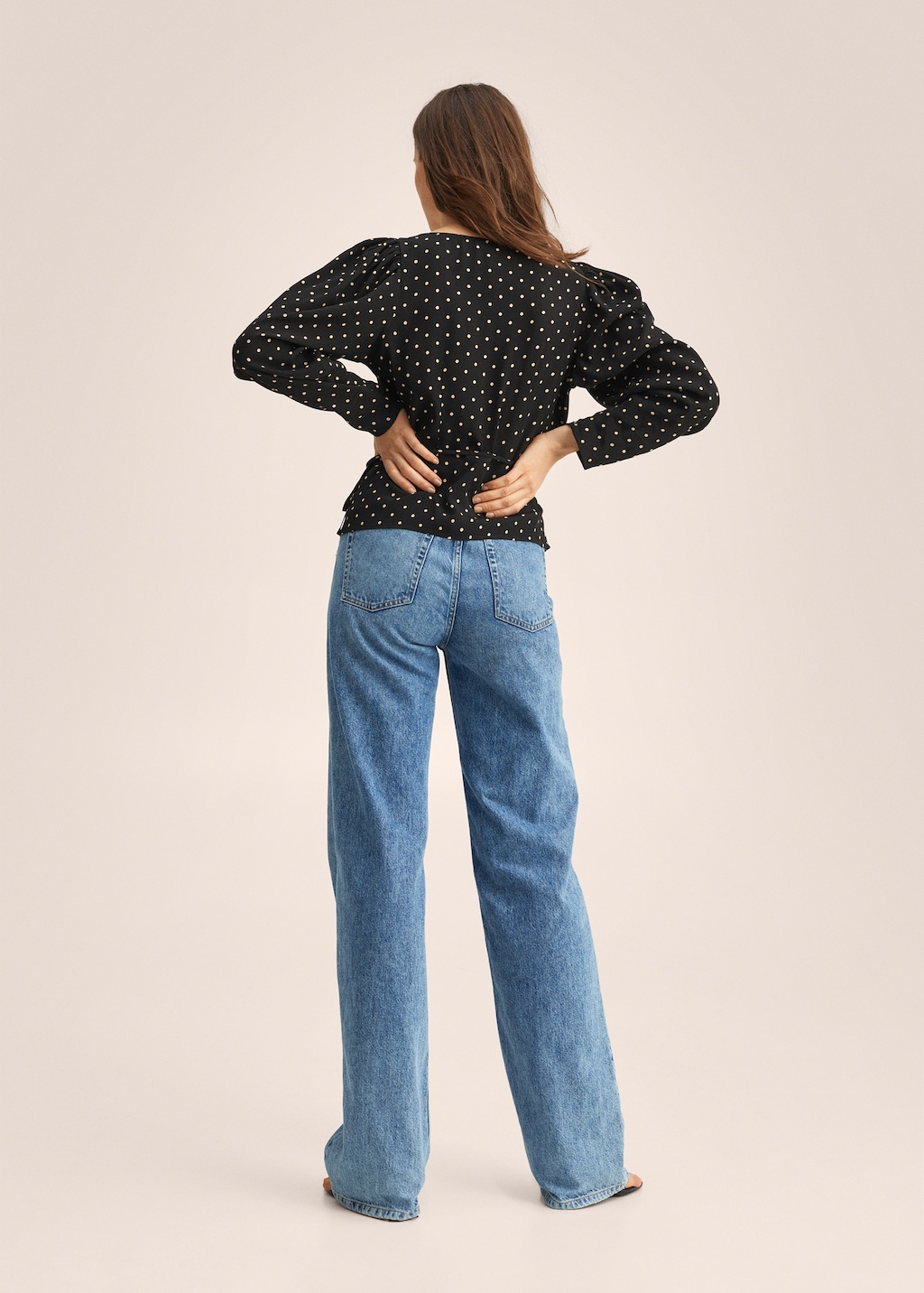 Double-breasted polka-dot blouse - Reverse of the article