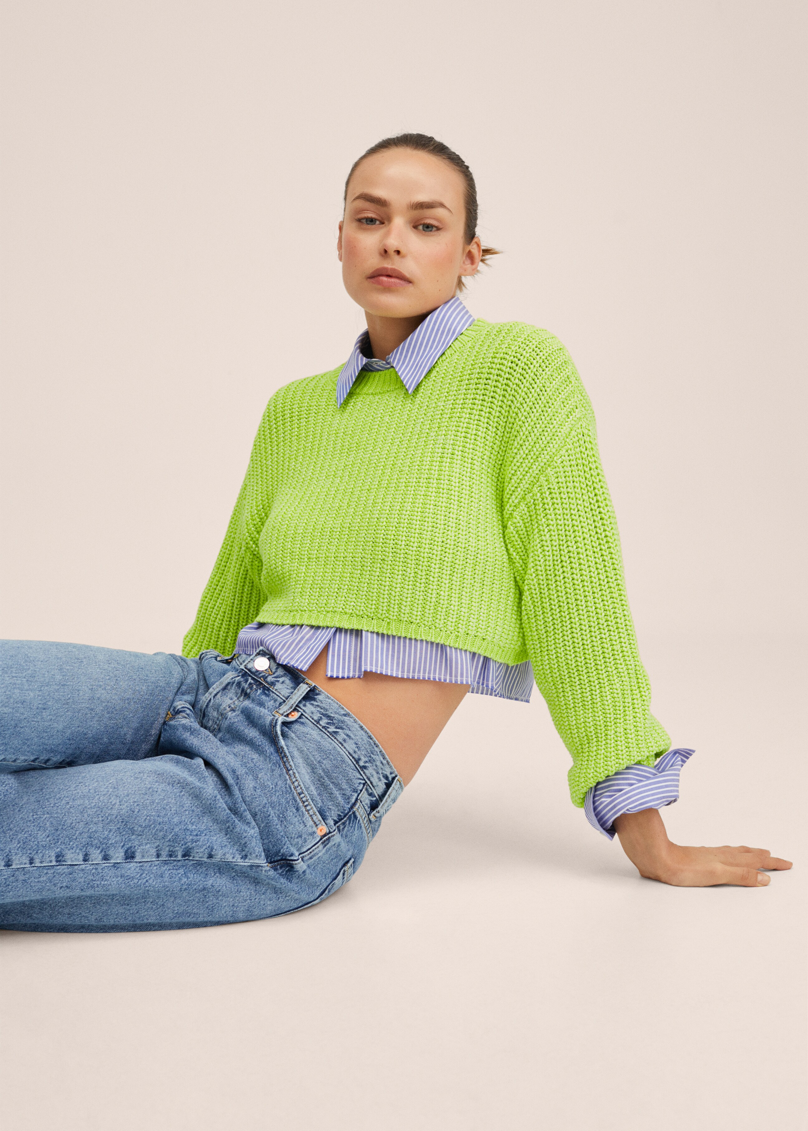 Knitted cropped sweater - Details of the article 2