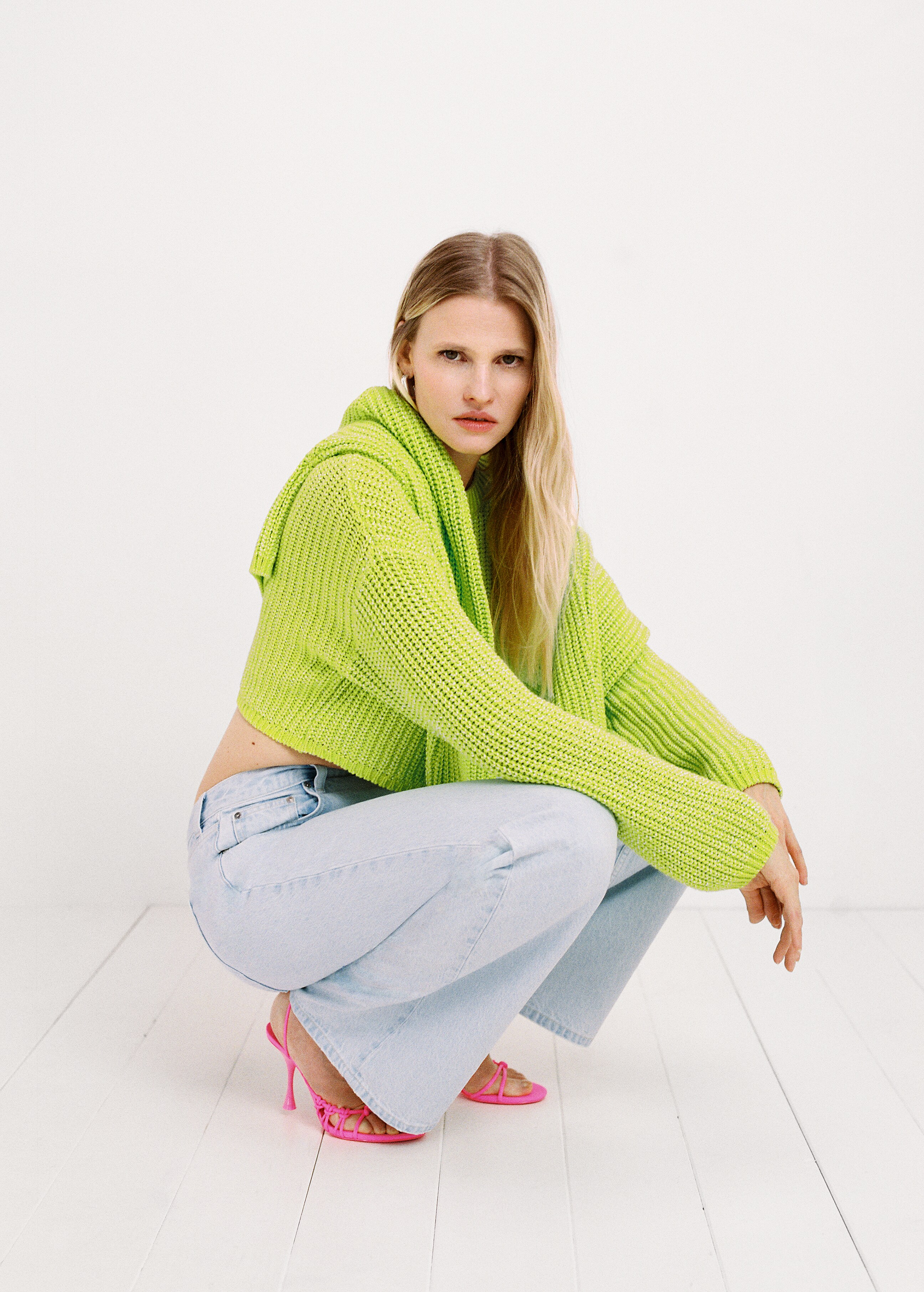 Knitted cropped sweater - Details of the article 5