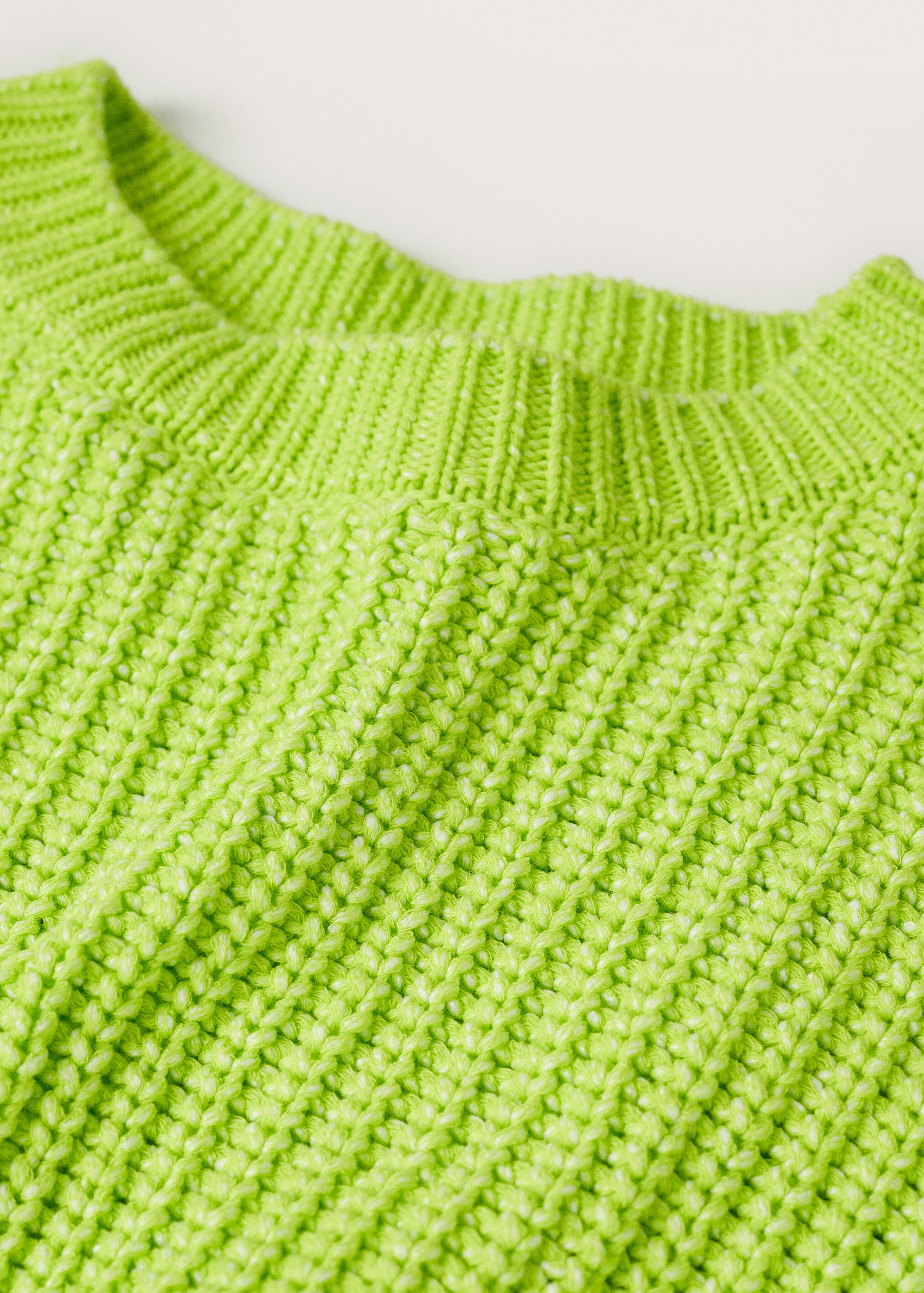 Knitted cropped sweater - Details of the article 8