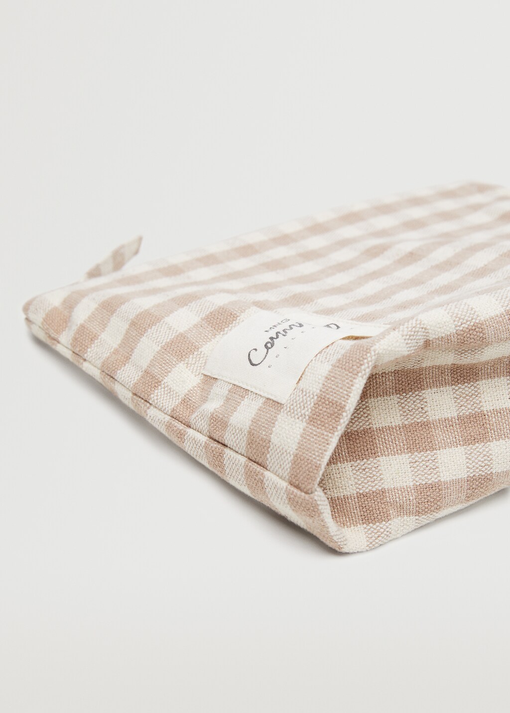 Gingham check cosmetic bag - Details of the article 3