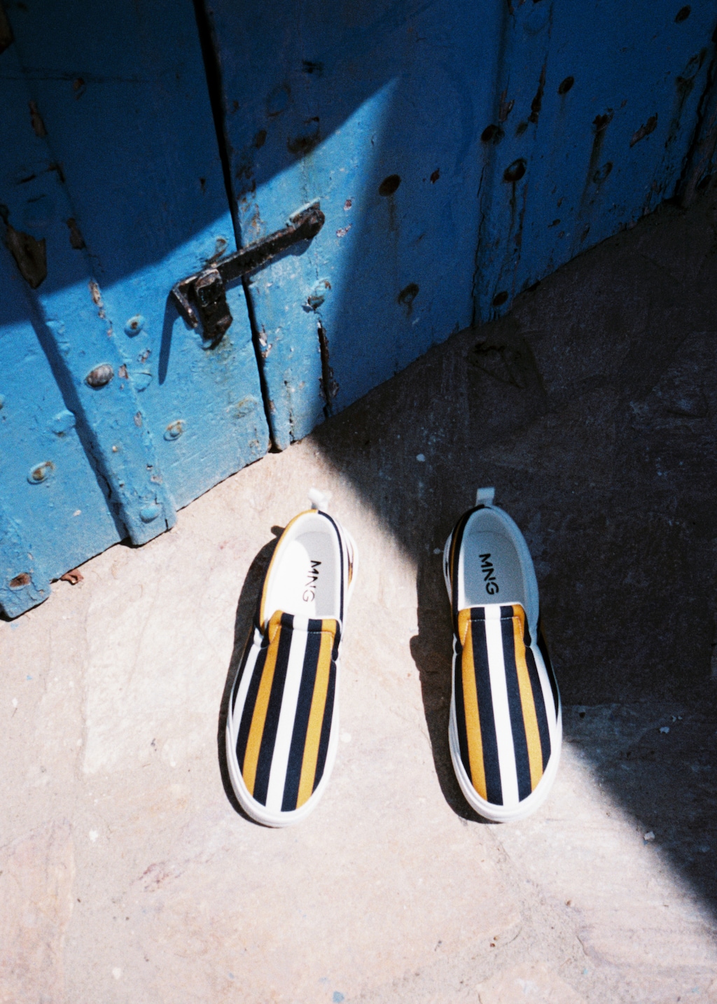 Light slip-on sneakers - Details of the article 9