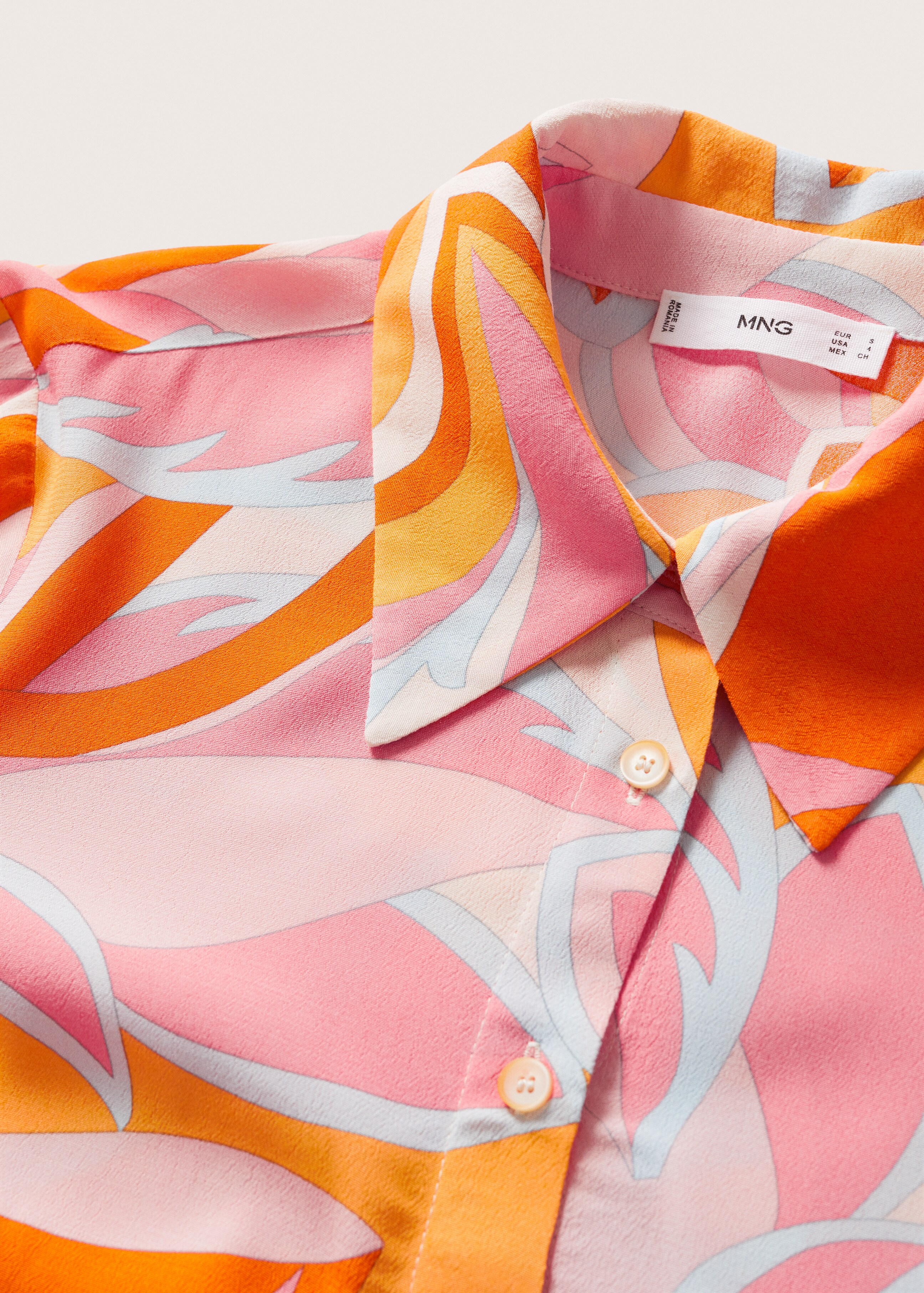 Printed flowy shirt - Details of the article 8