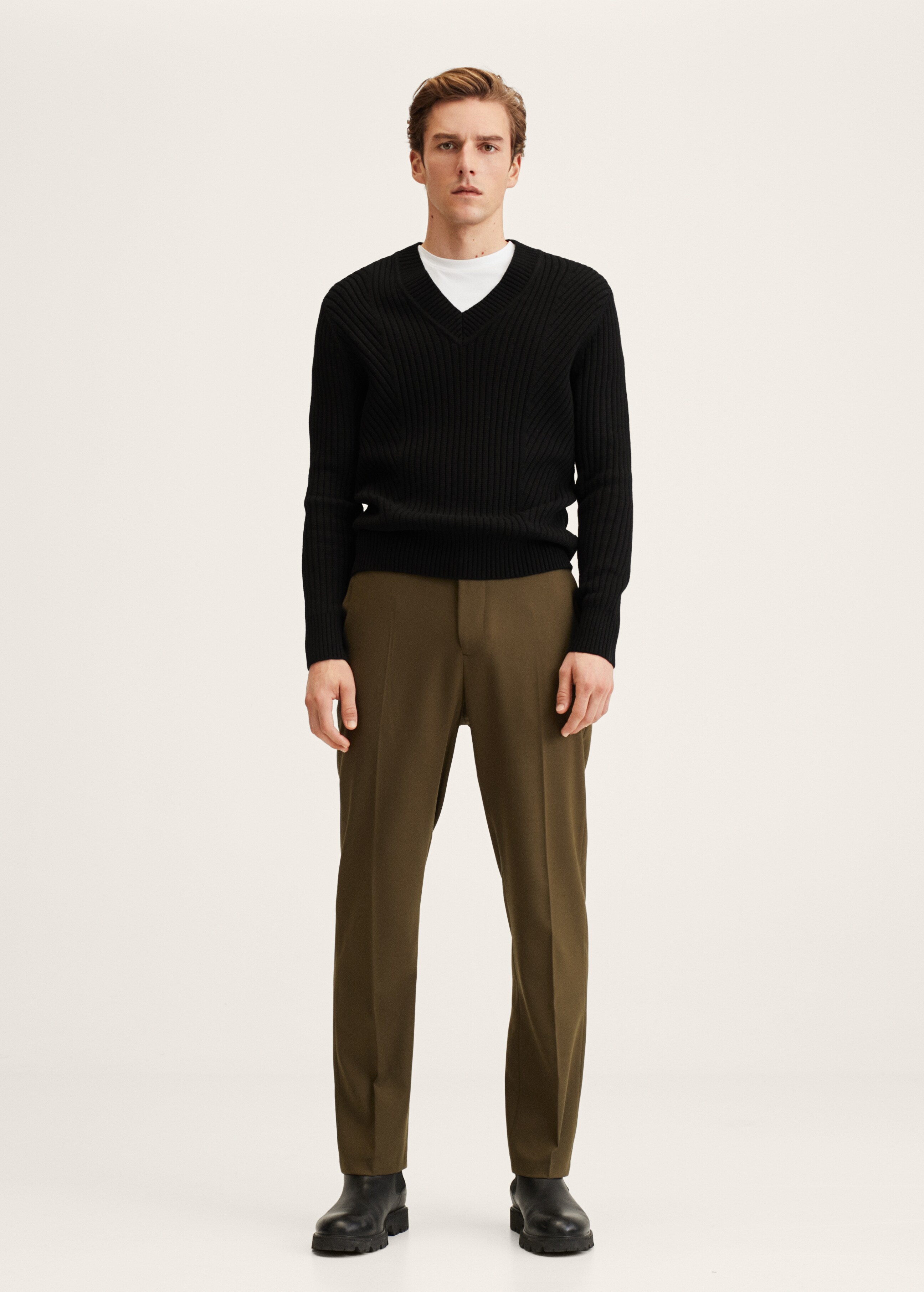 Structured V-neck sweater - General plane