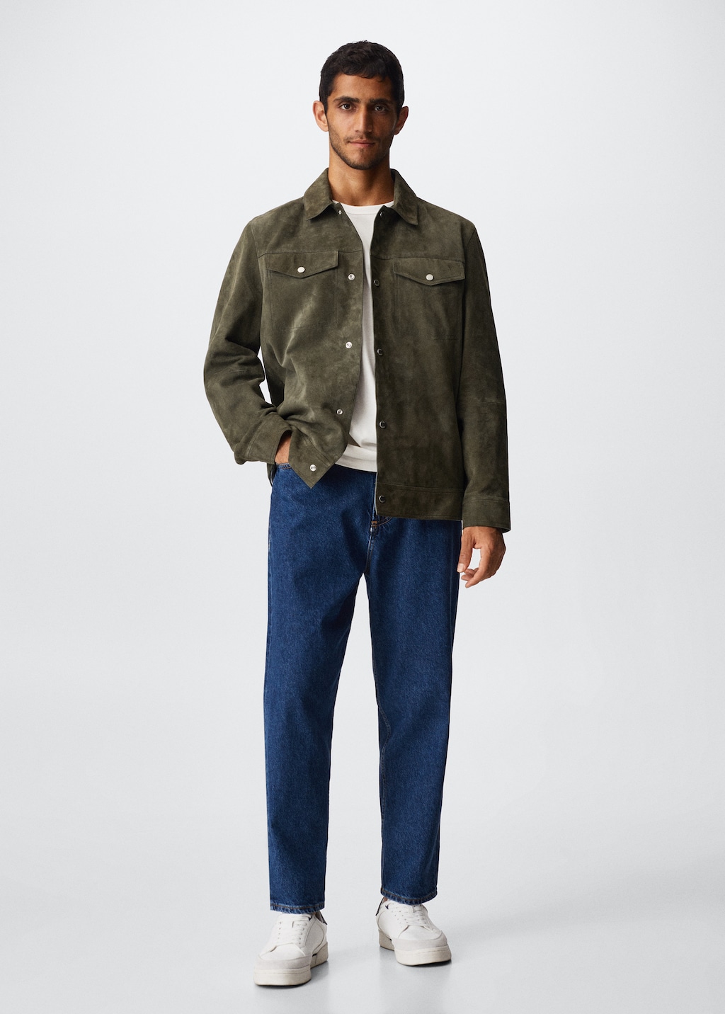 Buttoned leather jacket - General plane