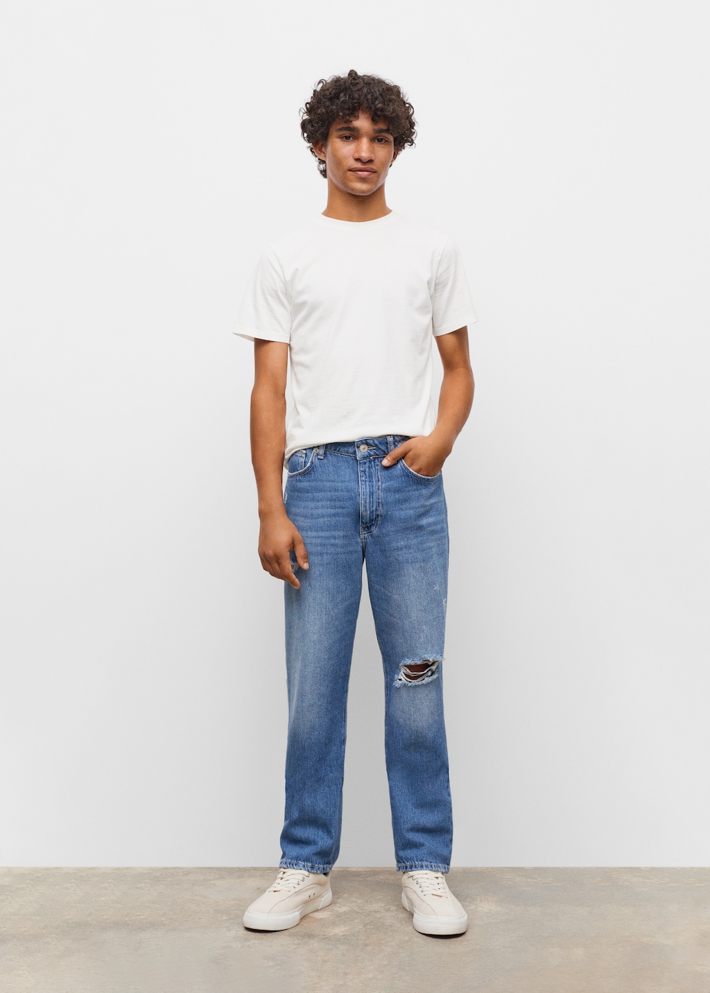 Decorative ripped regular jeans - General plane