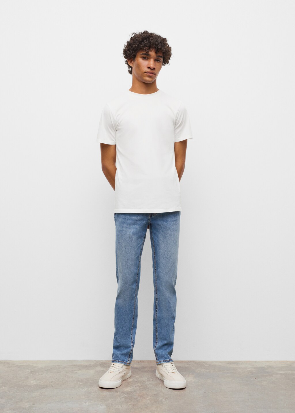 Slim-fit jeans - General plane